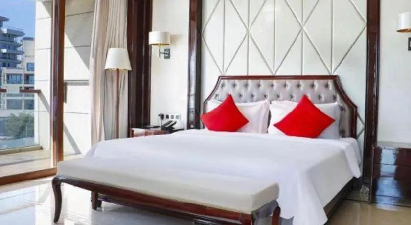 Bed in Jinsha Seaview Hotel Sanya