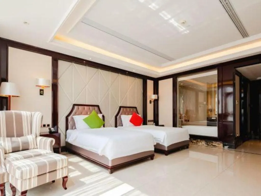 Bed in Jinsha Seaview Hotel Sanya