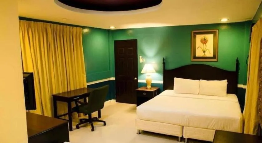 Bed in Dreamwave Resort Laguna