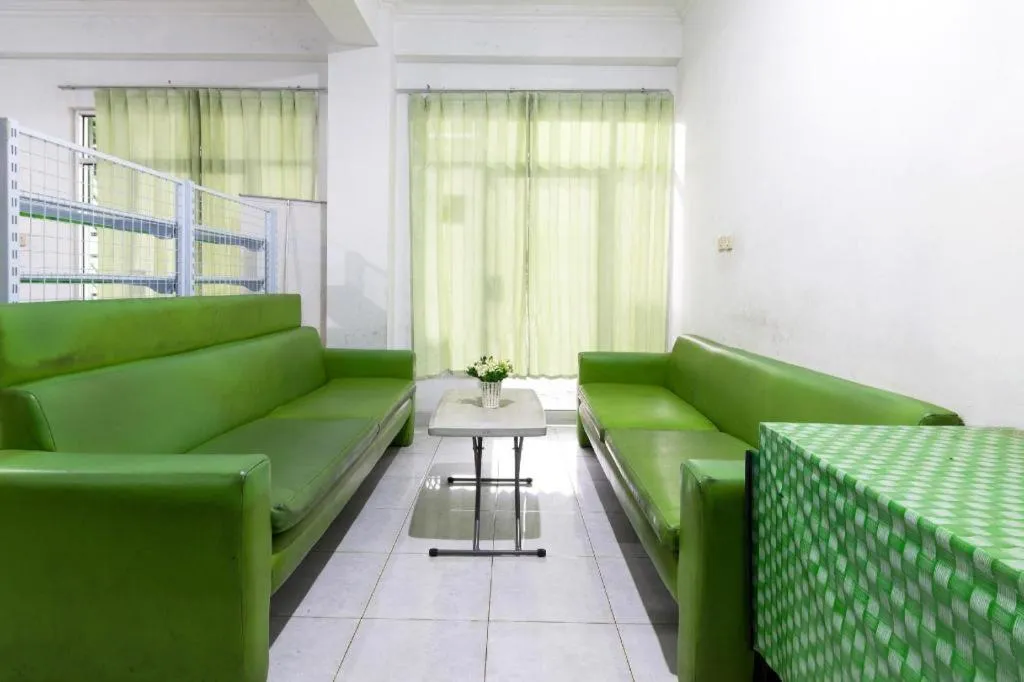 OYO 1242 Penginapan RB Syariah