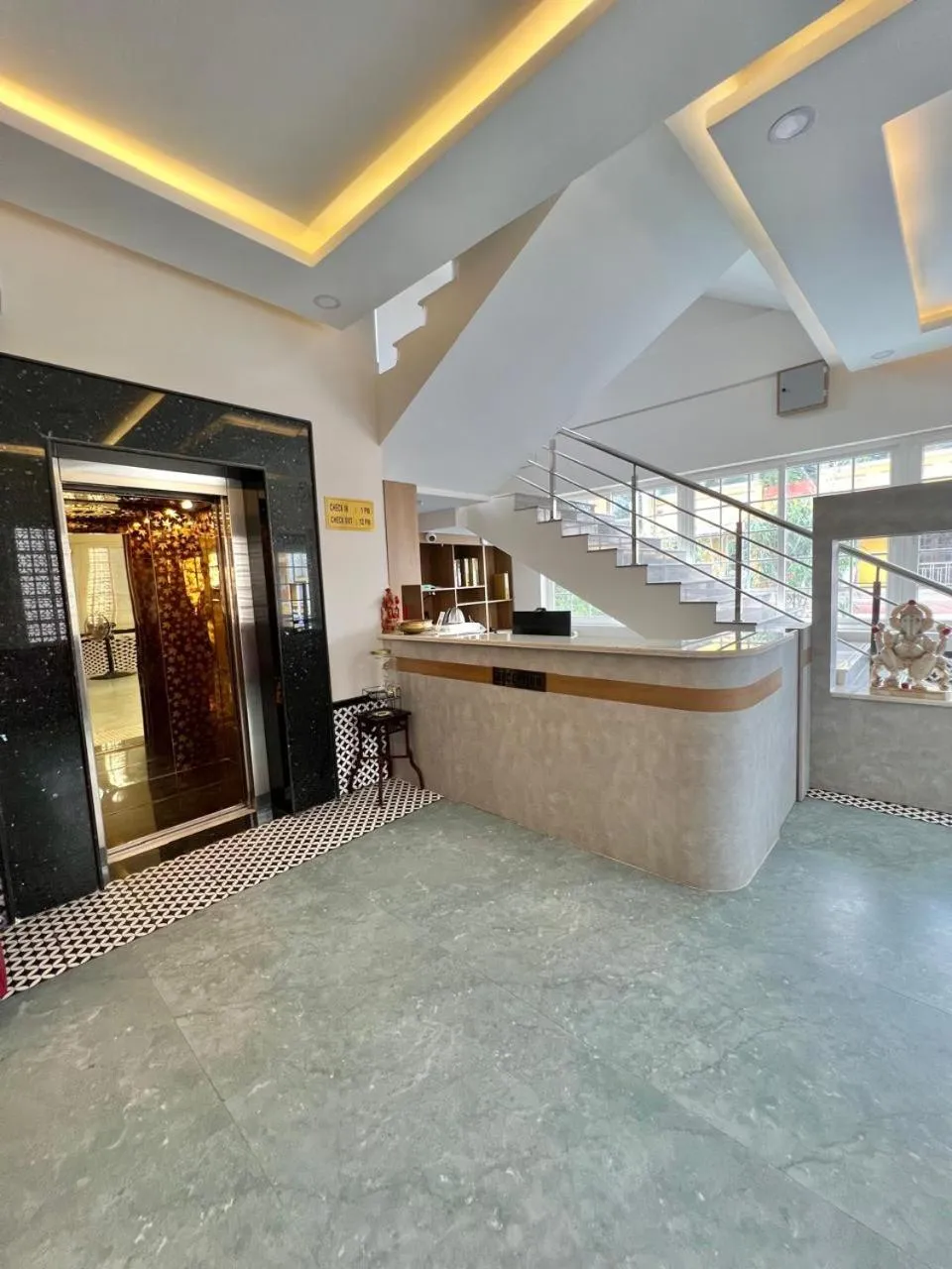 Facade/entrance in Hotel Sunlight