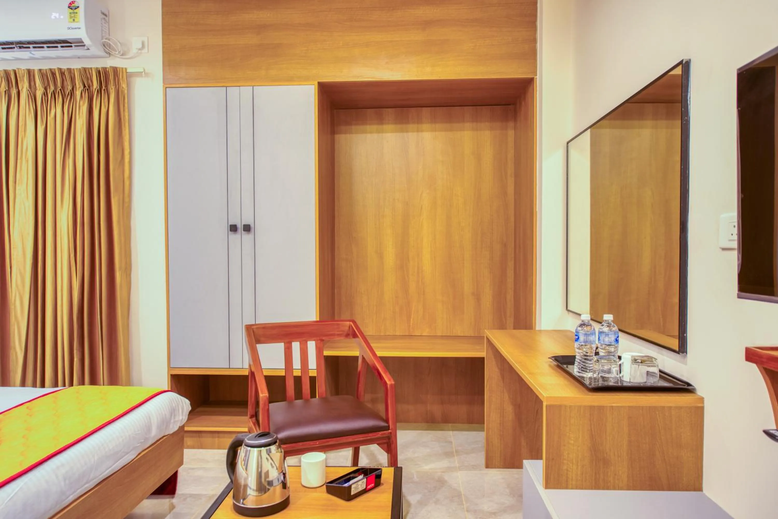 Bedroom, Bed in Hotel Sunlight