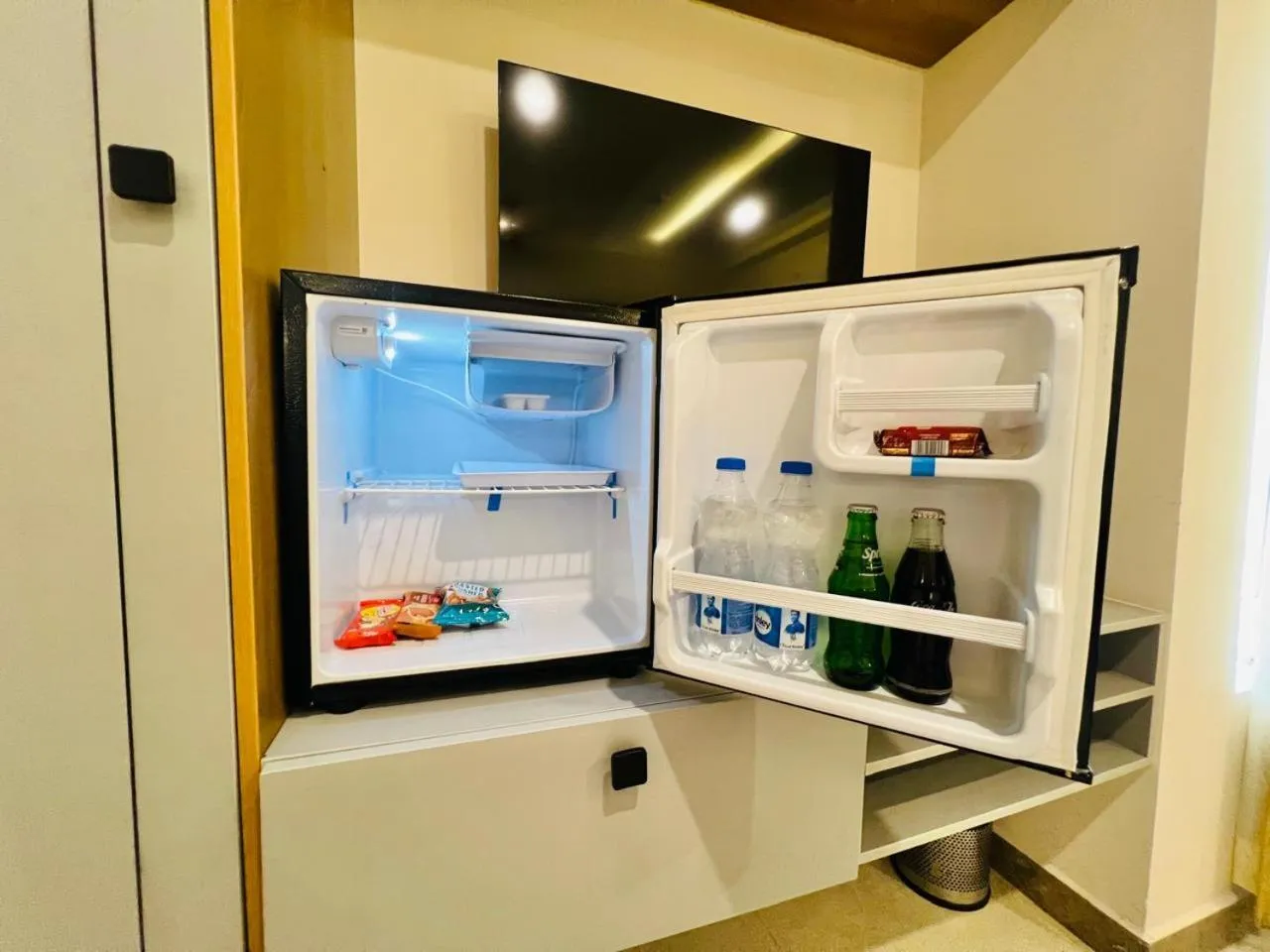 Food and drinks in Hotel Sunlight