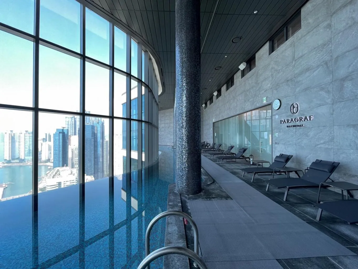 Swimming pool in Le Collective Haeundae Paragraf