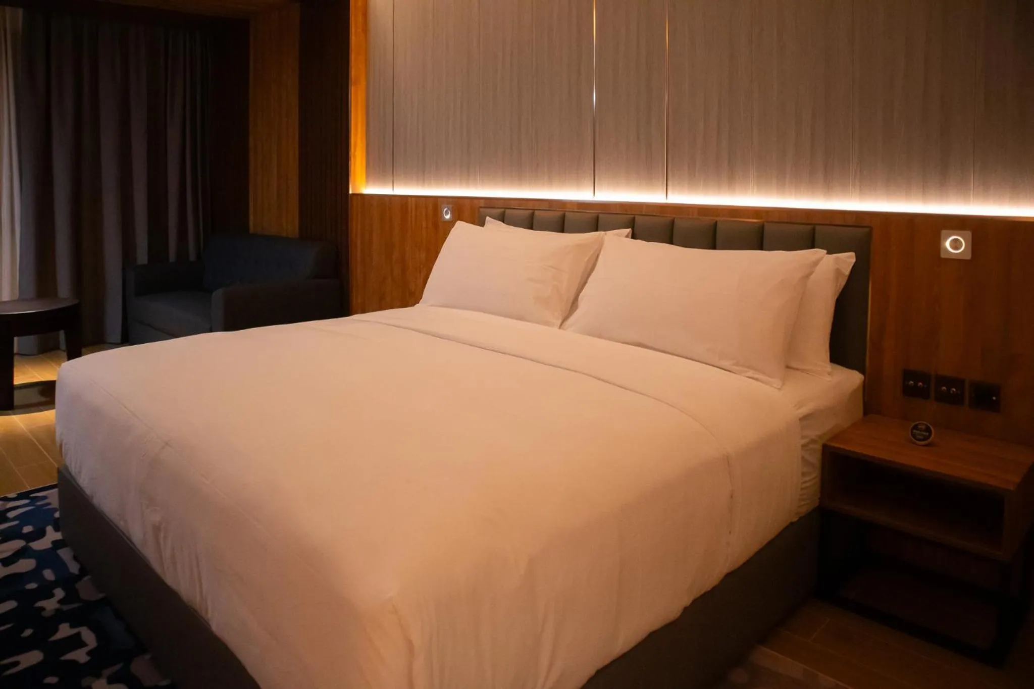 Bedroom, Bed in Aglow Hotel Harbor Bay Batam
