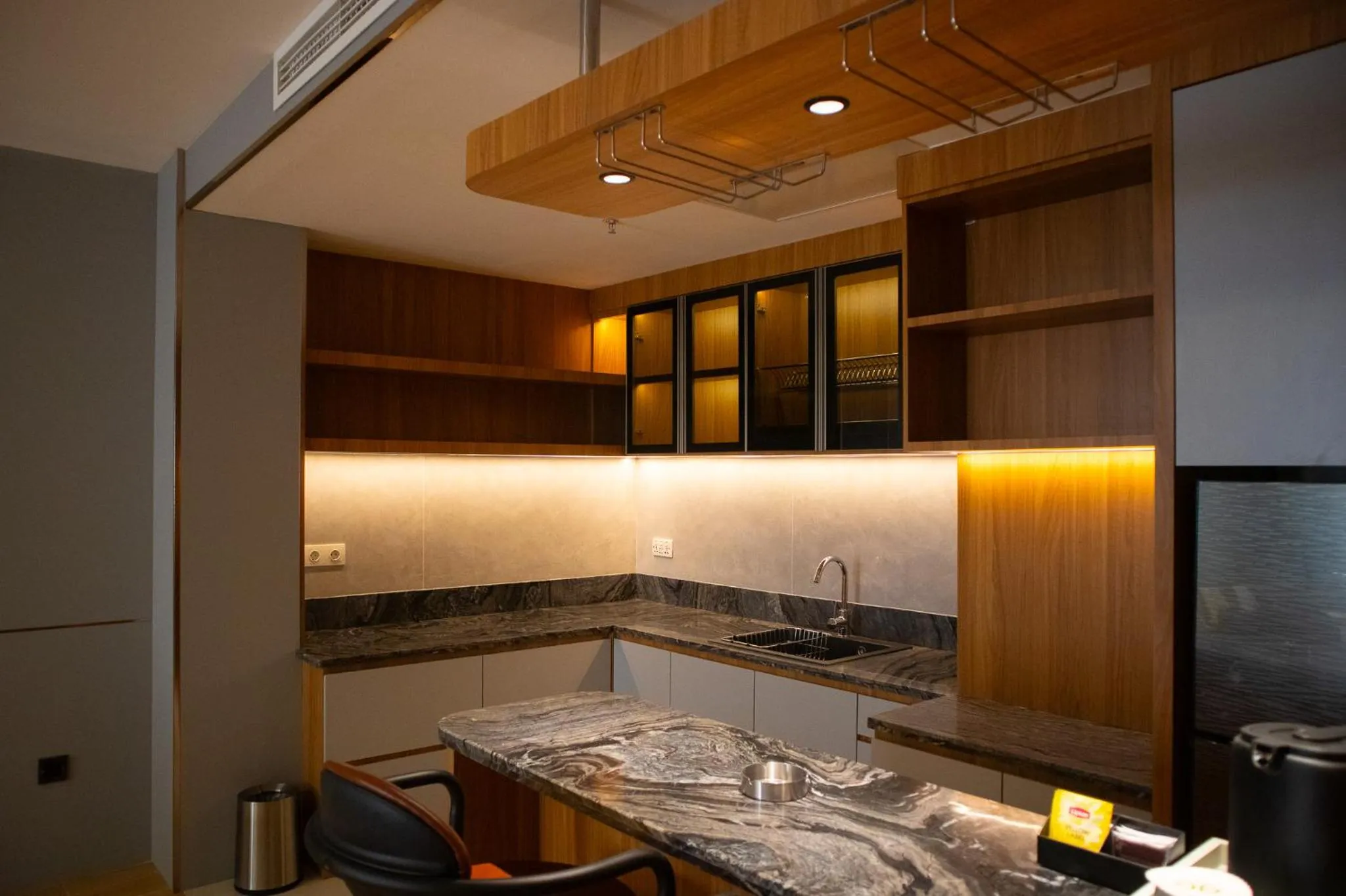 Aglow Hotel Harbor Bay Batam