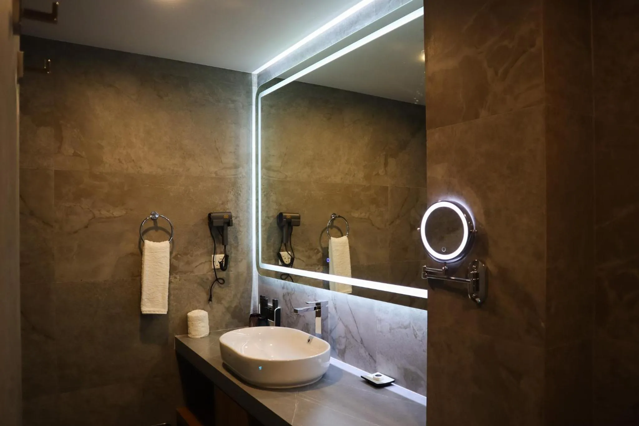 Aglow Hotel Harbor Bay Batam