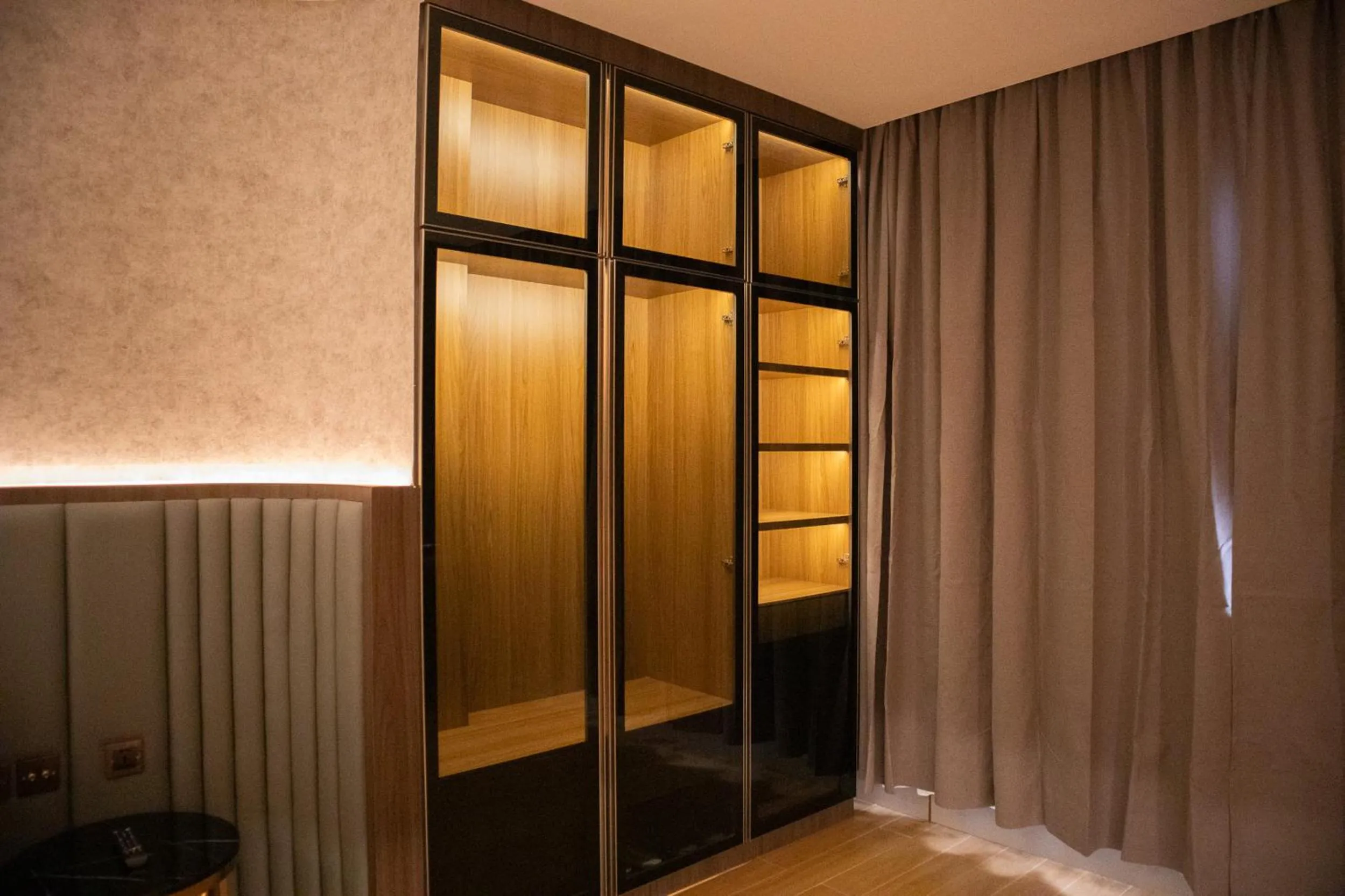 Aglow Hotel Harbor Bay Batam