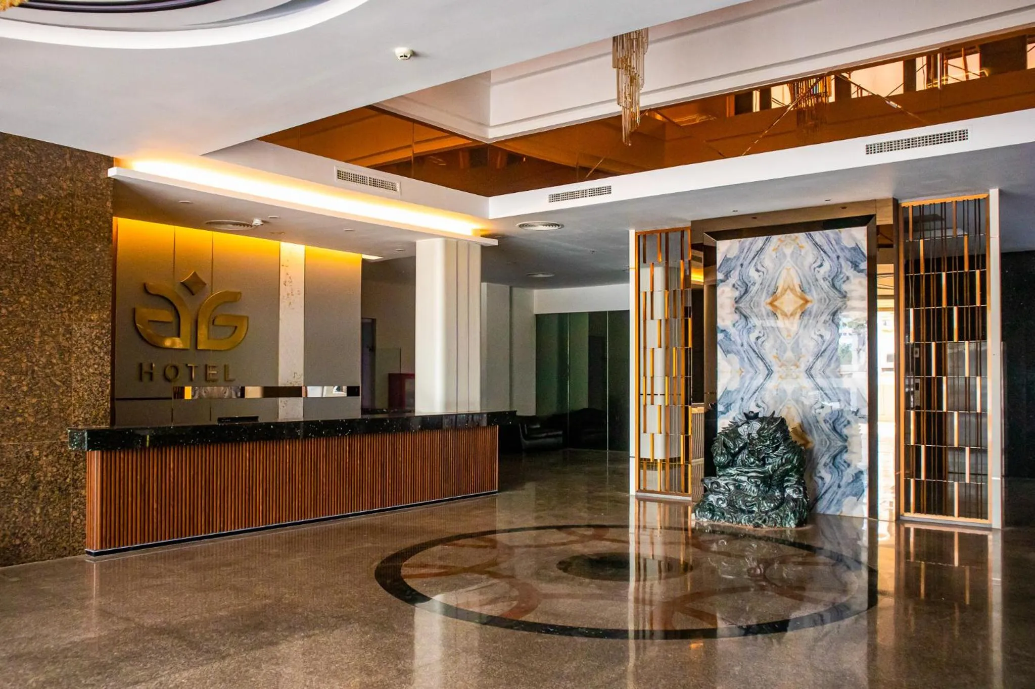 Lobby or reception in Aglow Hotel Harbor Bay Batam