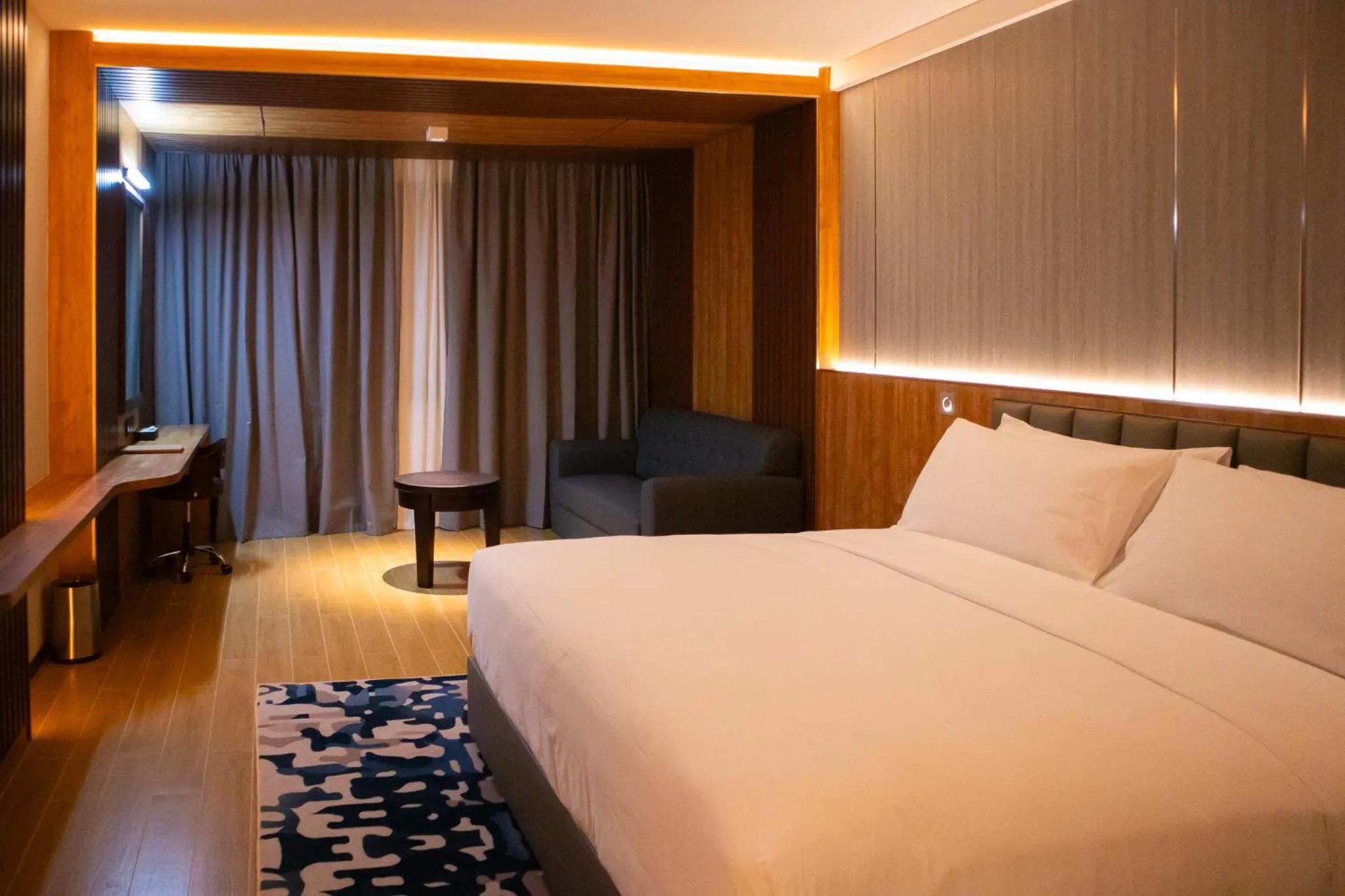 Bedroom, Bed in Aglow Hotel Harbor Bay Batam