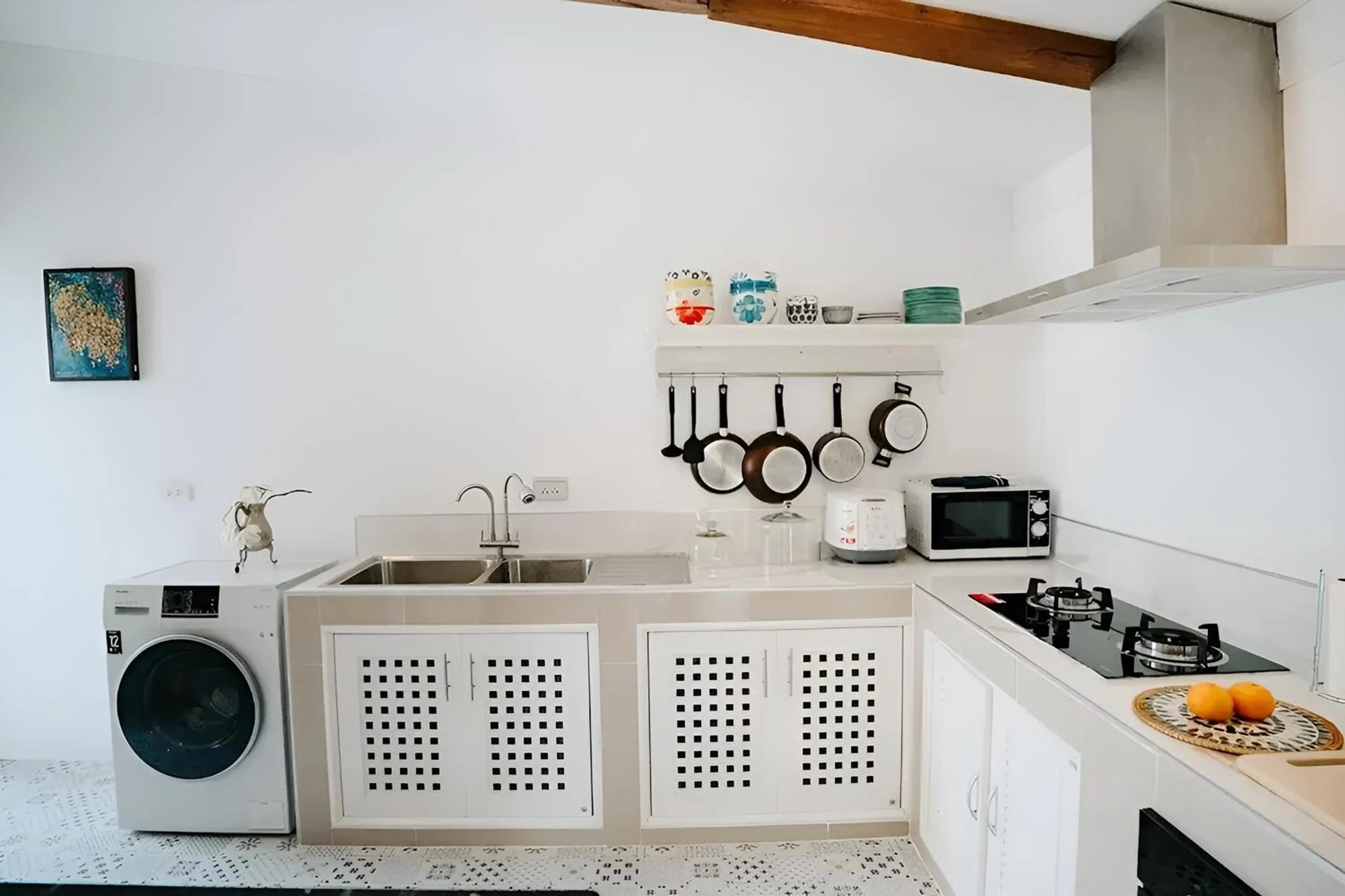 Kitchen or kitchenette in Villa Cavallo Chiangrai