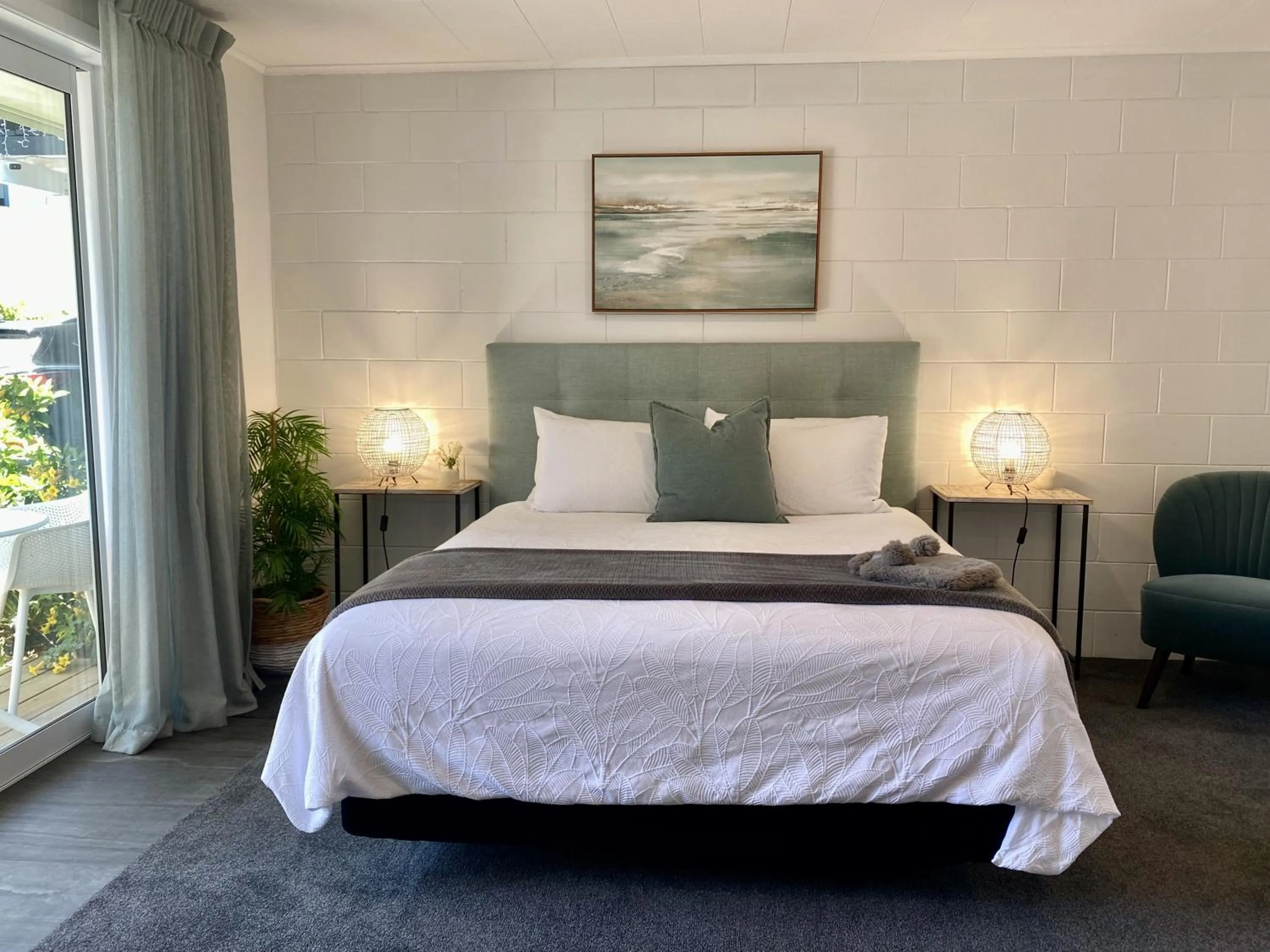 Bed in Oceans 88 Whitianga Coastal Suites
