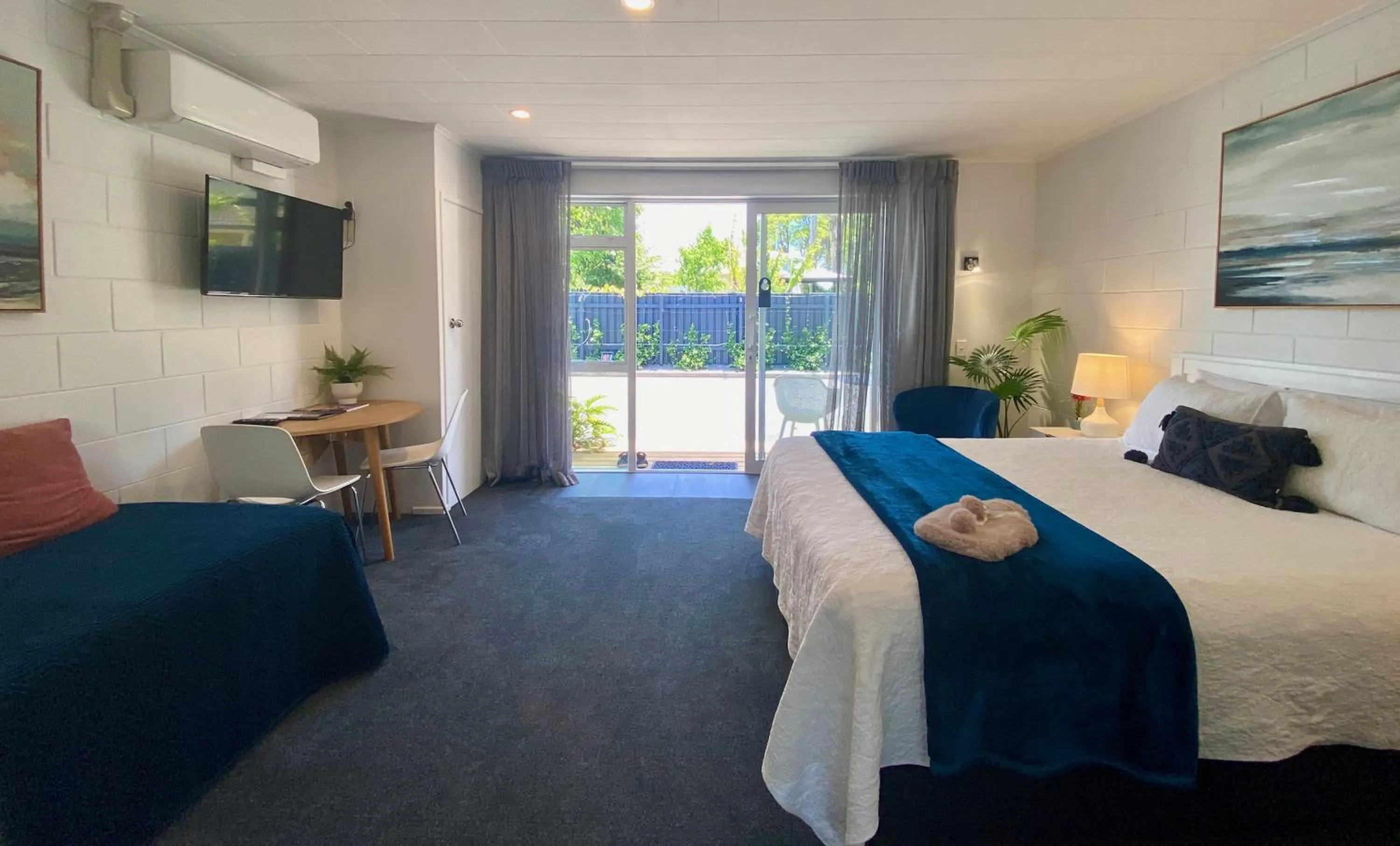 Bed in Oceans 88 Whitianga Coastal Suites