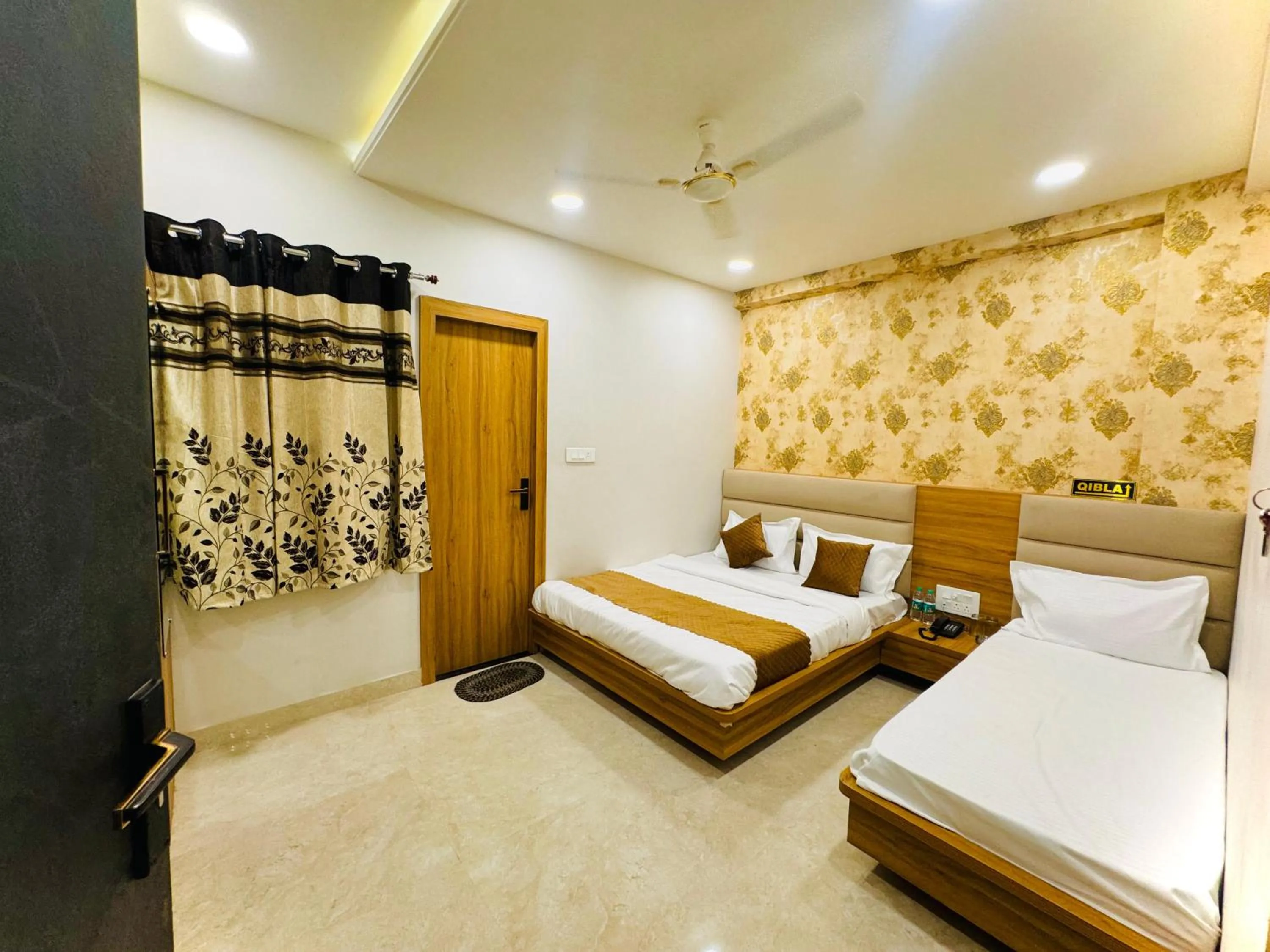 Bed in Hotel Najaf Palace