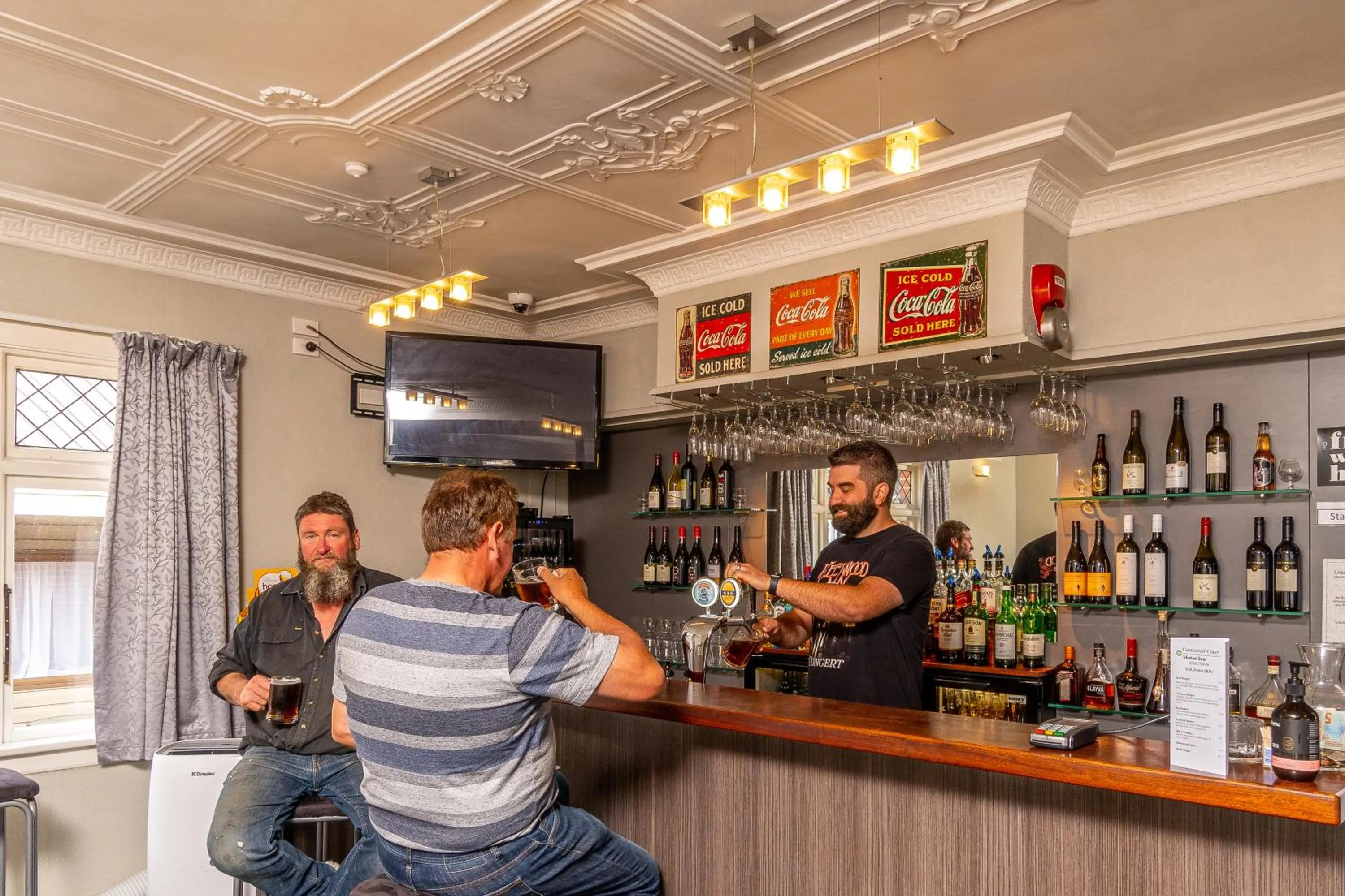 Lounge or bar in Centennial Court Hotel