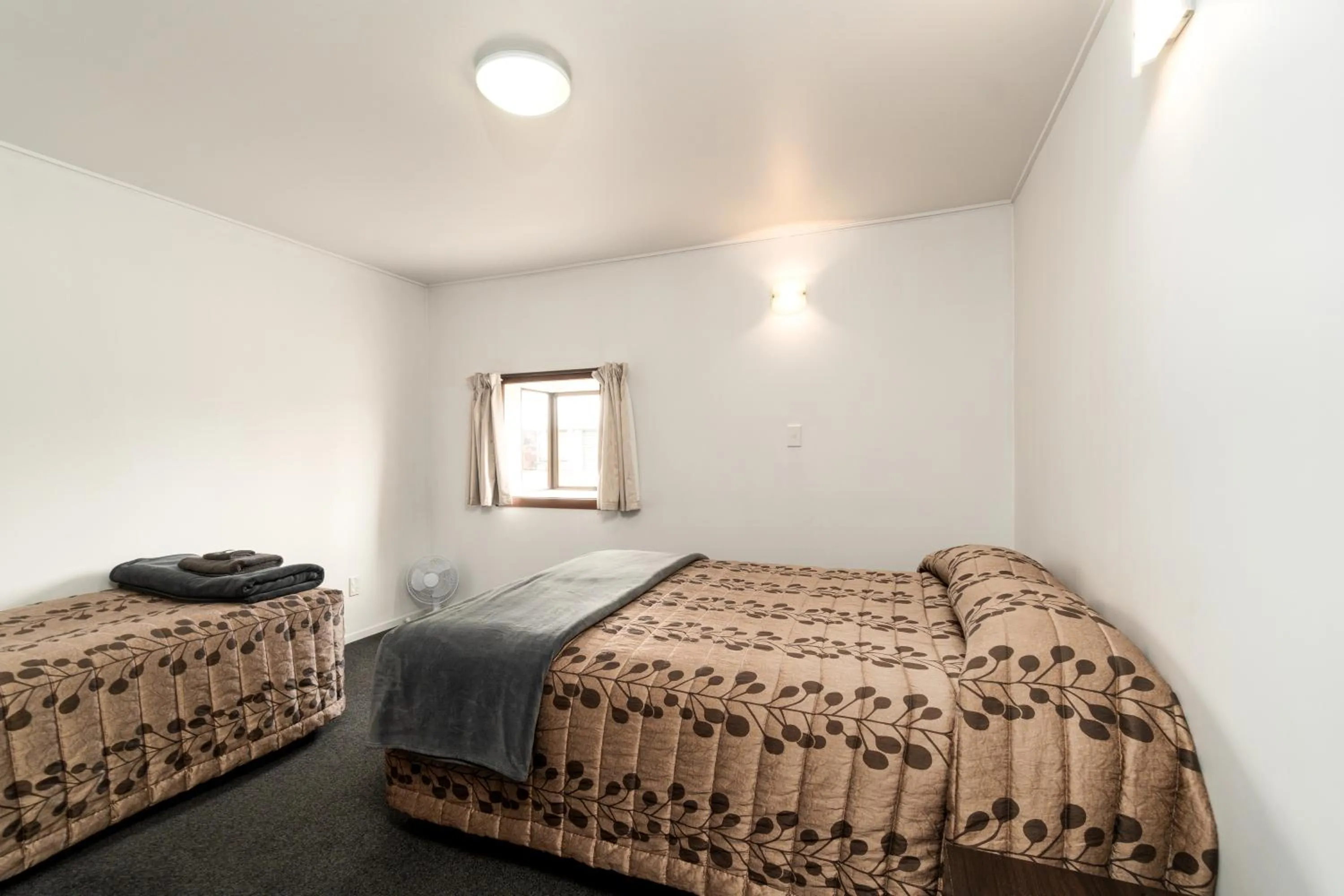 Bed in Centennial Court Hotel