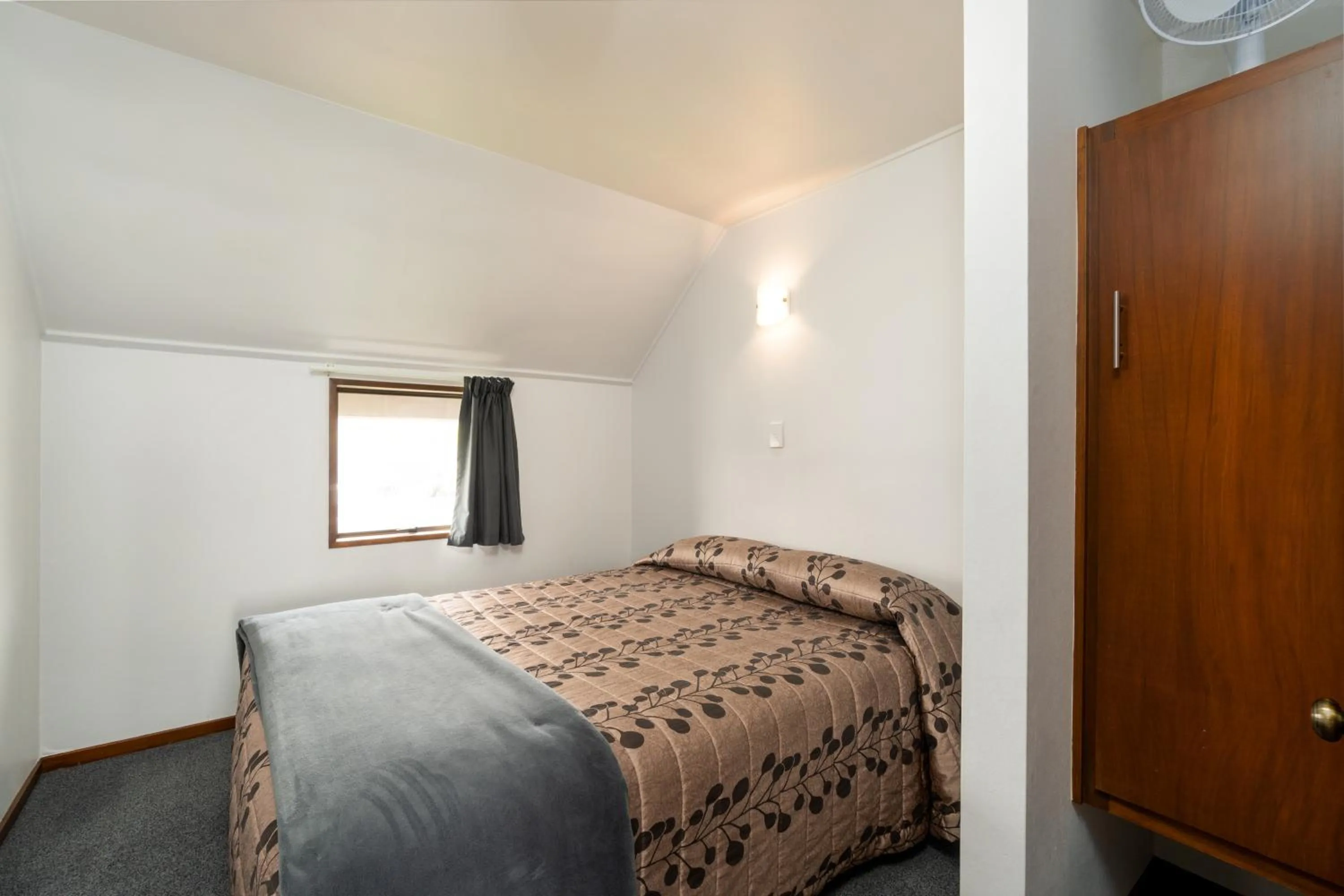 Bed in Centennial Court Hotel