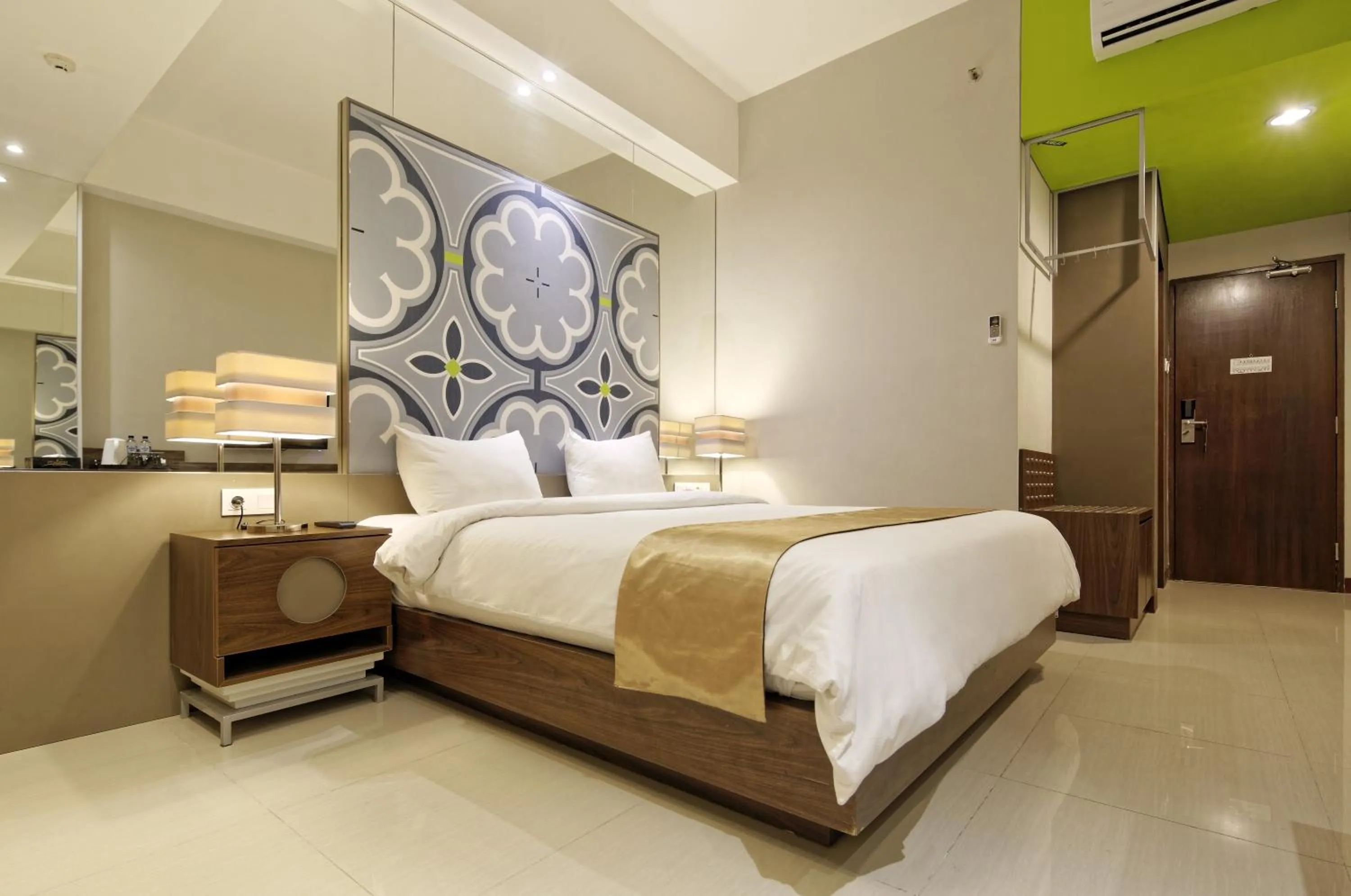 Bed in Howard Johnson By Wyndham Pekalongan