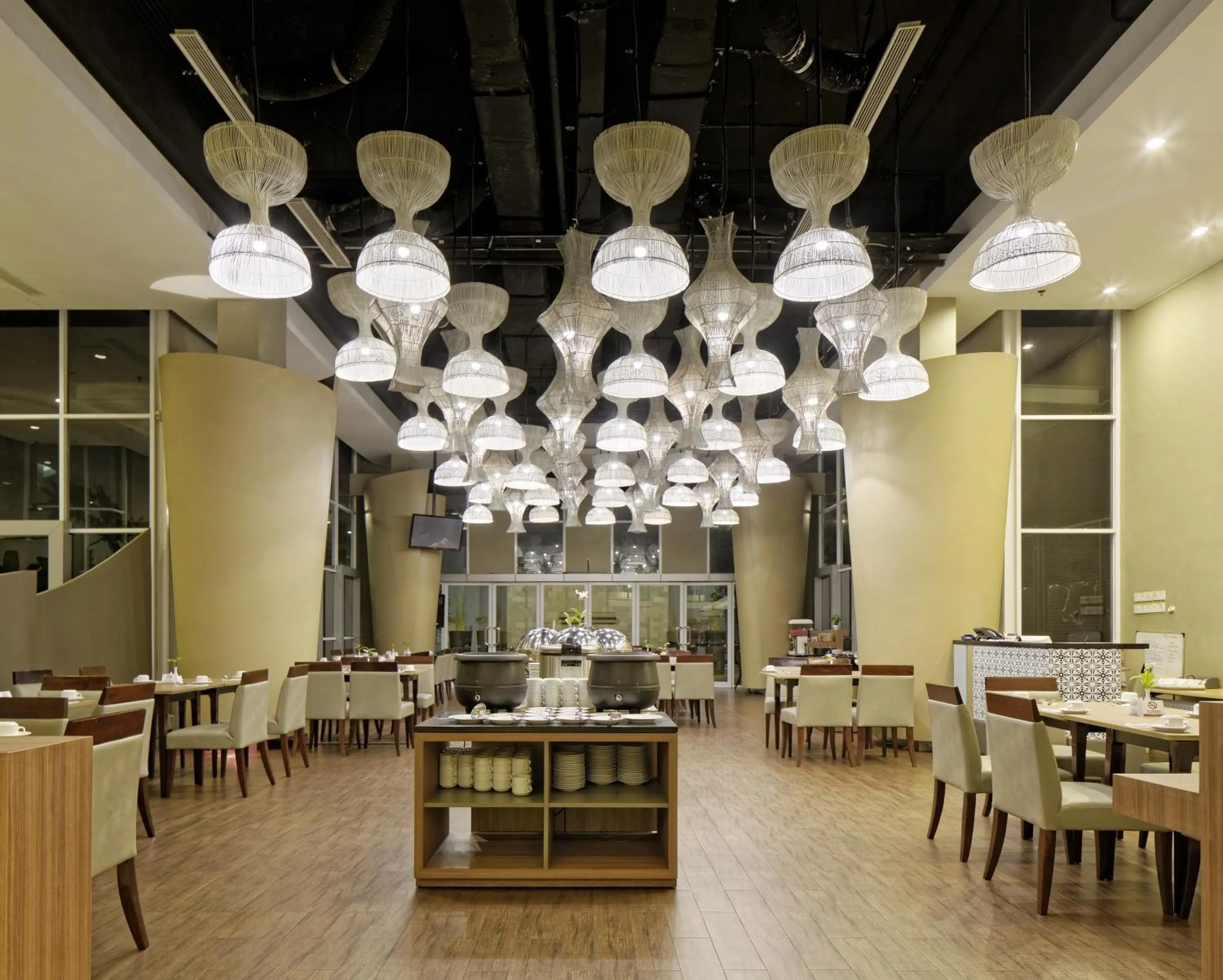 Restaurant/places to eat in Howard Johnson By Wyndham Pekalongan
