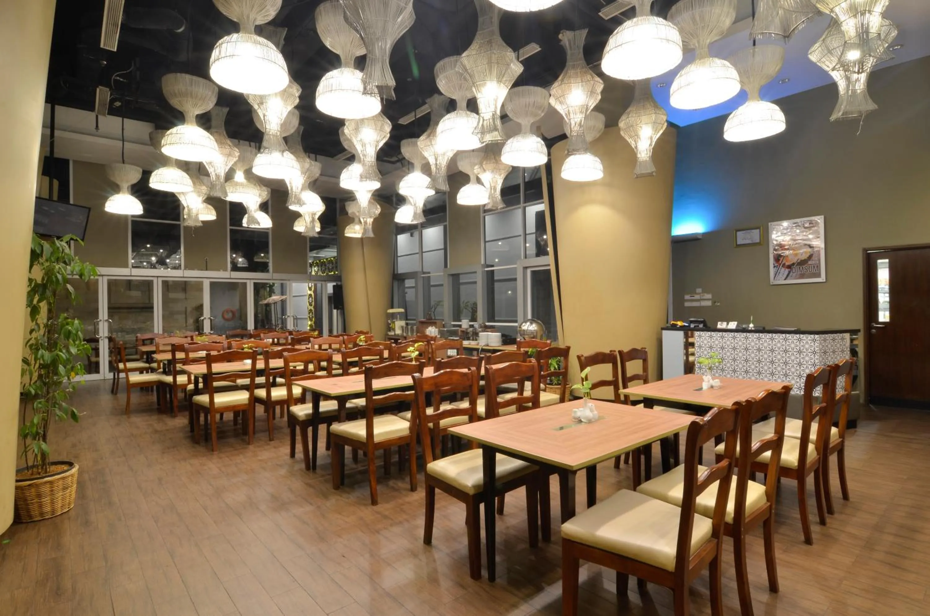 Restaurant/places to eat in Howard Johnson By Wyndham Pekalongan