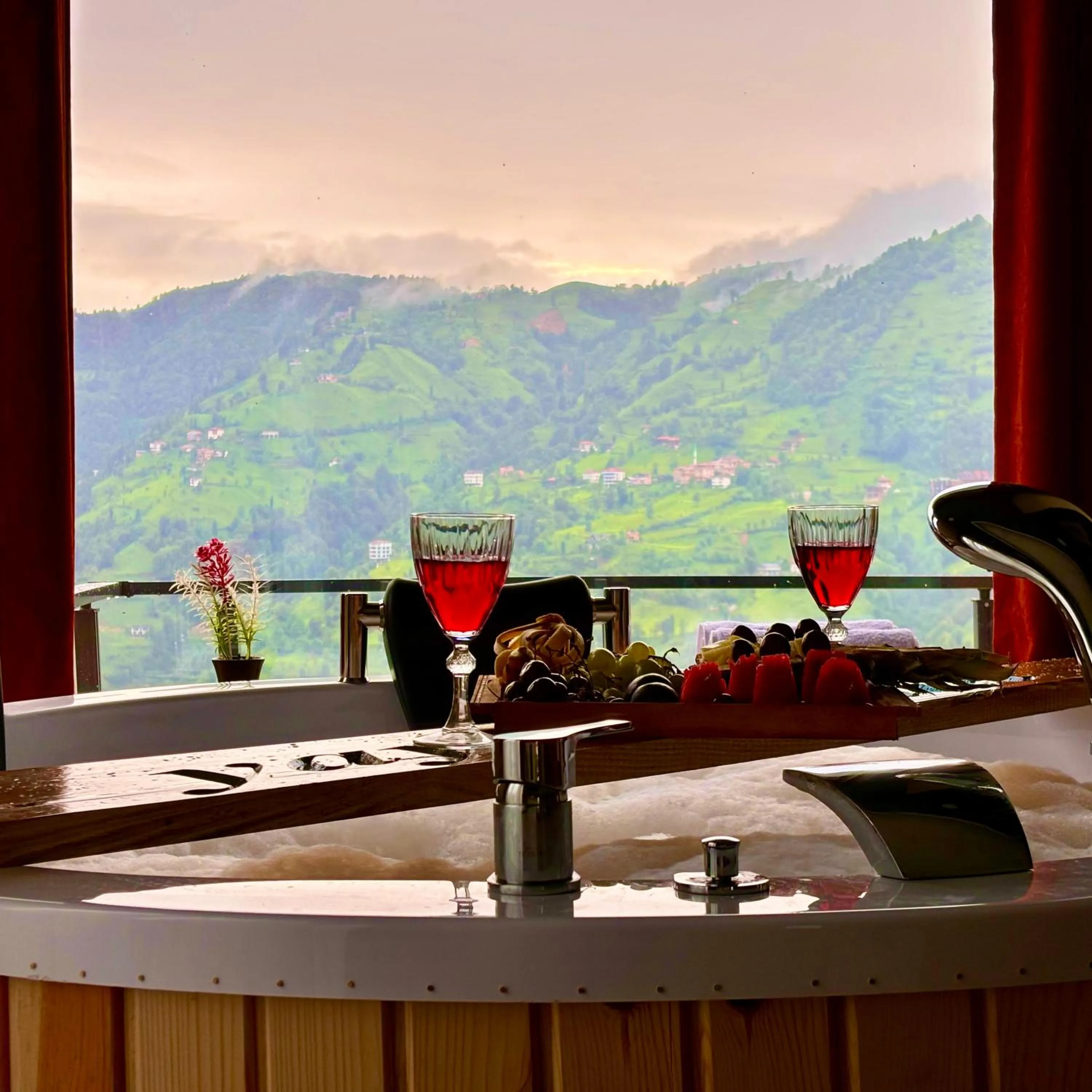 Pool view in Yaylamisun Suite Otel