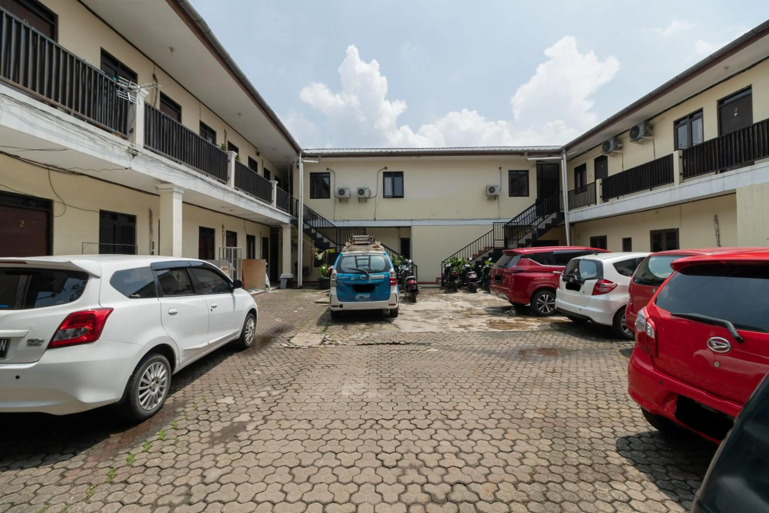 Property building in RedDoorz near Pondok Indah Water Park