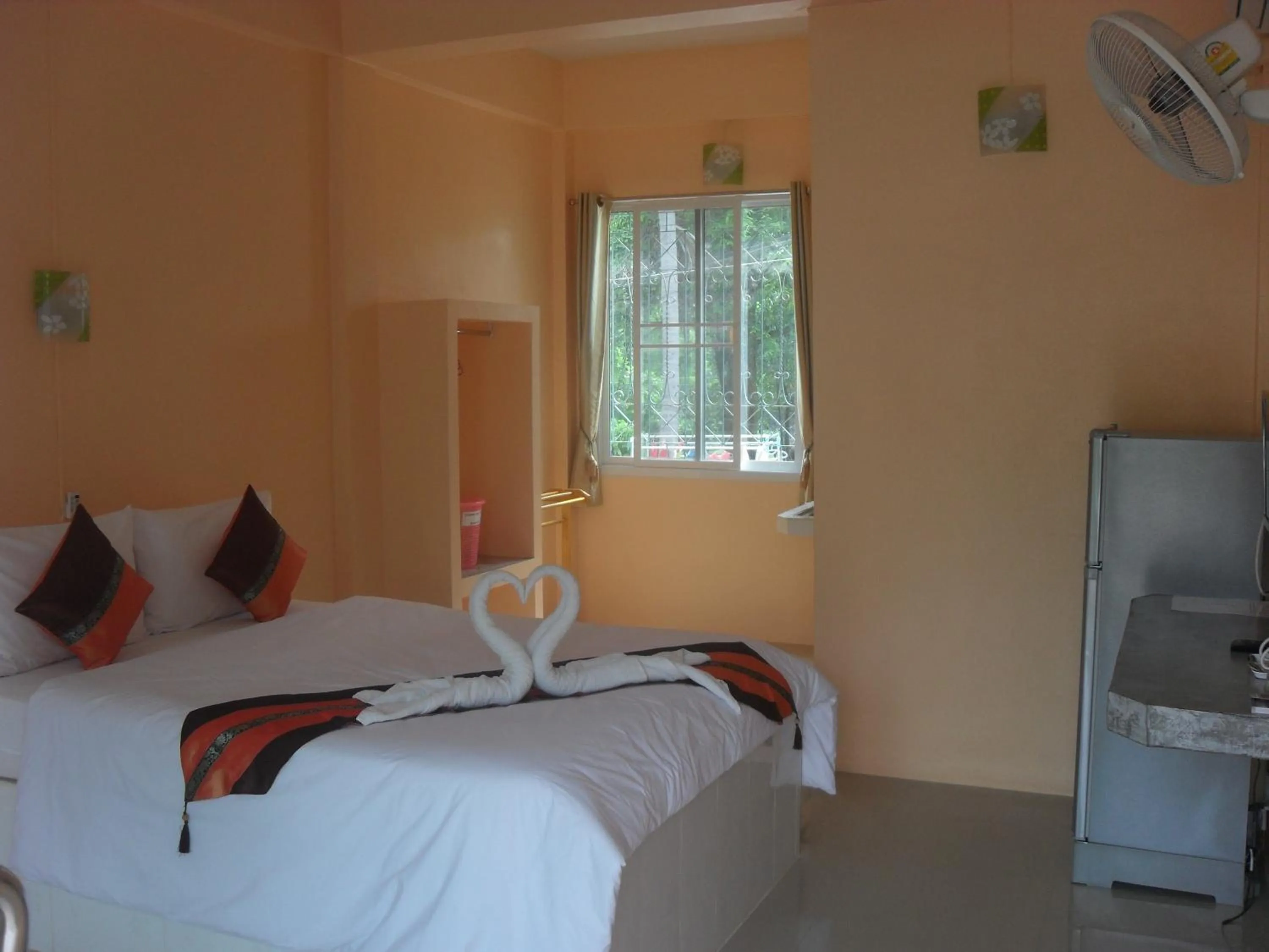 Photo of the whole room, Bed in Budchui Village2