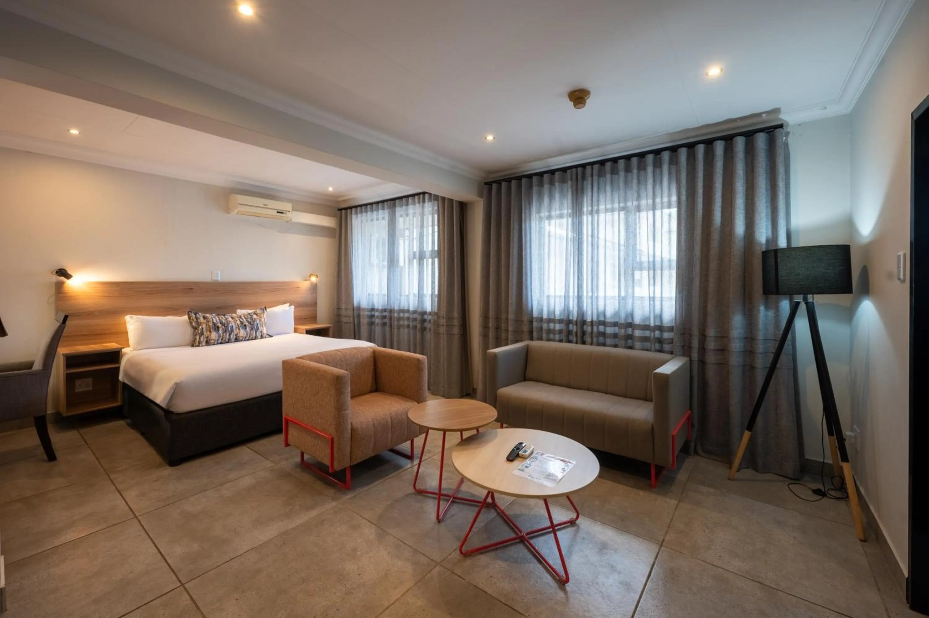 Bed in ANEW Hotel & Convention Centre OR Tambo Johannesburg