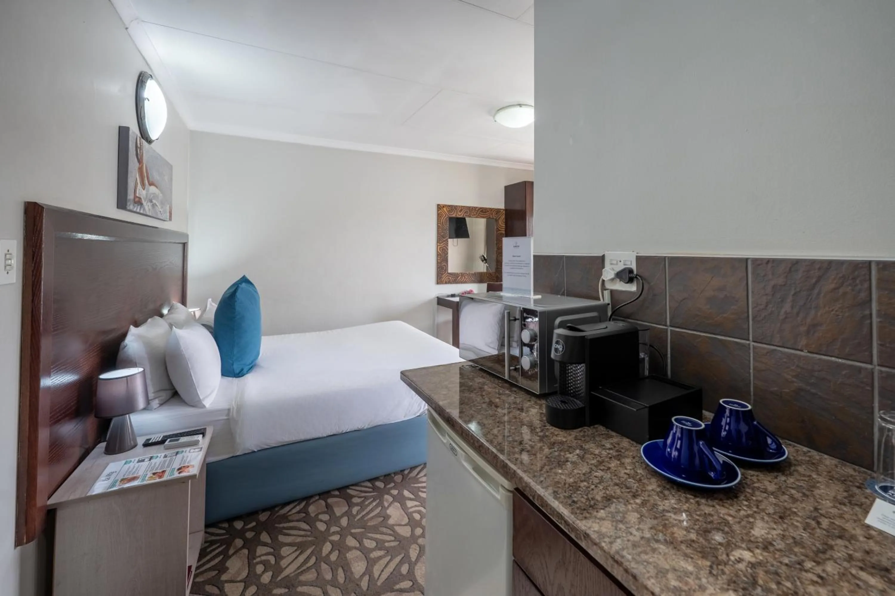 Bed in ANEW Hotel & Convention Centre OR Tambo Johannesburg