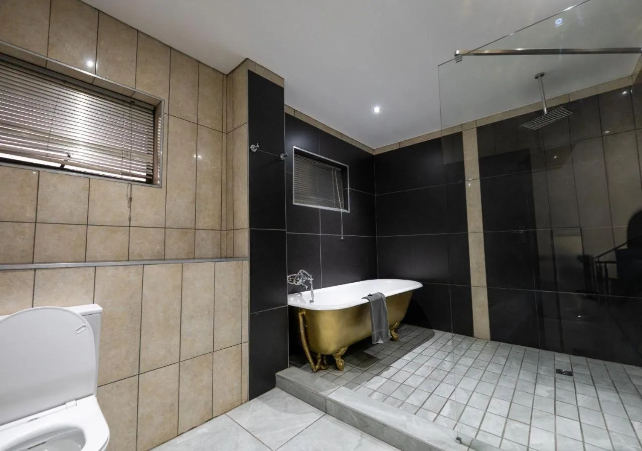 Bathroom in ANEW Hotel & Convention Centre OR Tambo Johannesburg