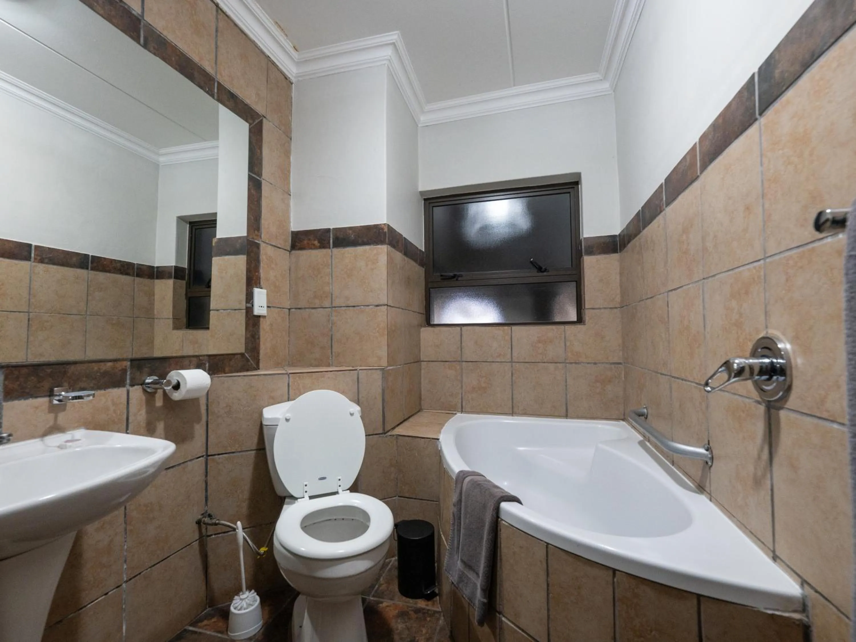 Bathroom in ANEW Hotel & Convention Centre OR Tambo Johannesburg