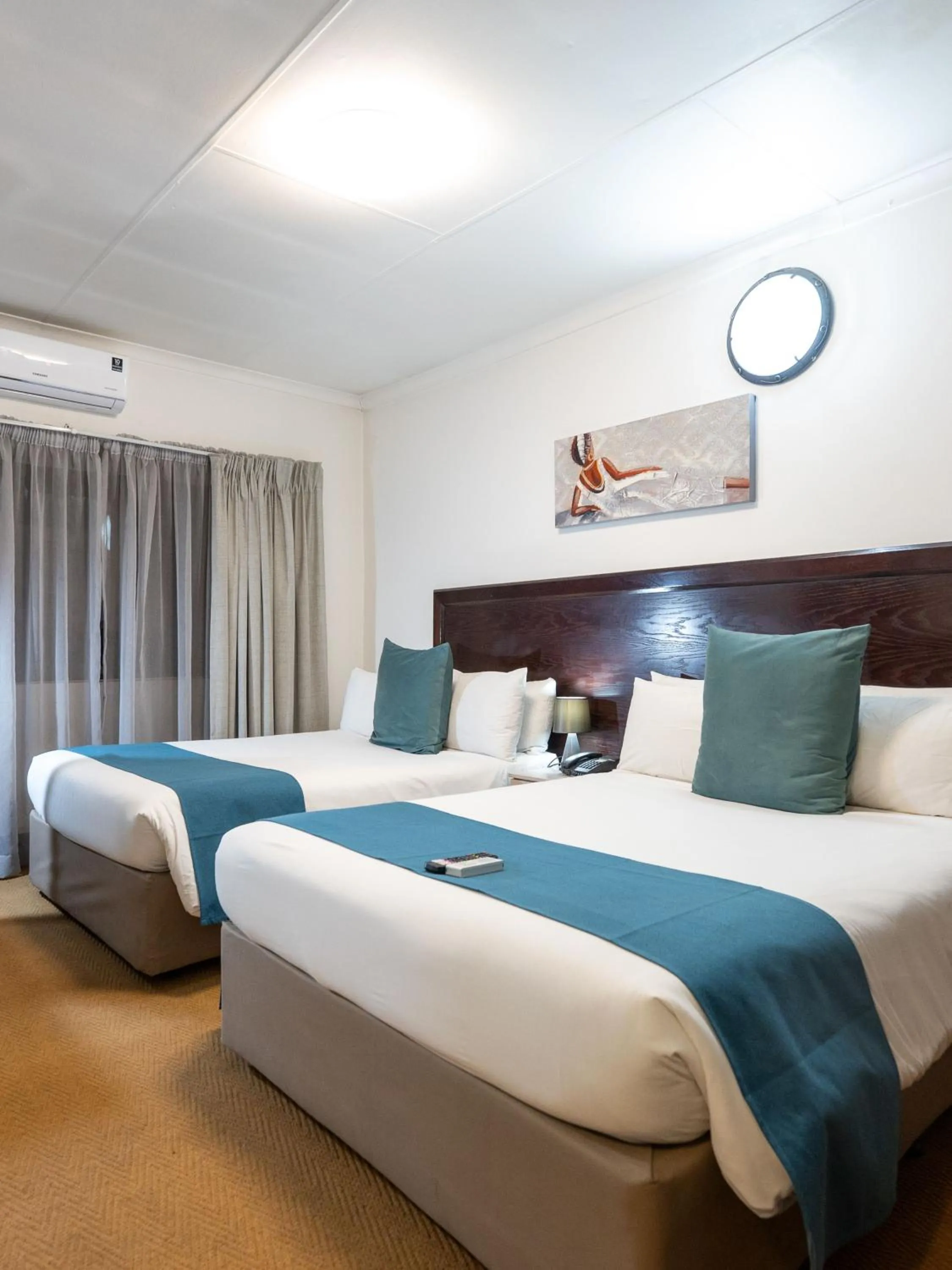 Bed in ANEW Hotel & Convention Centre OR Tambo Johannesburg