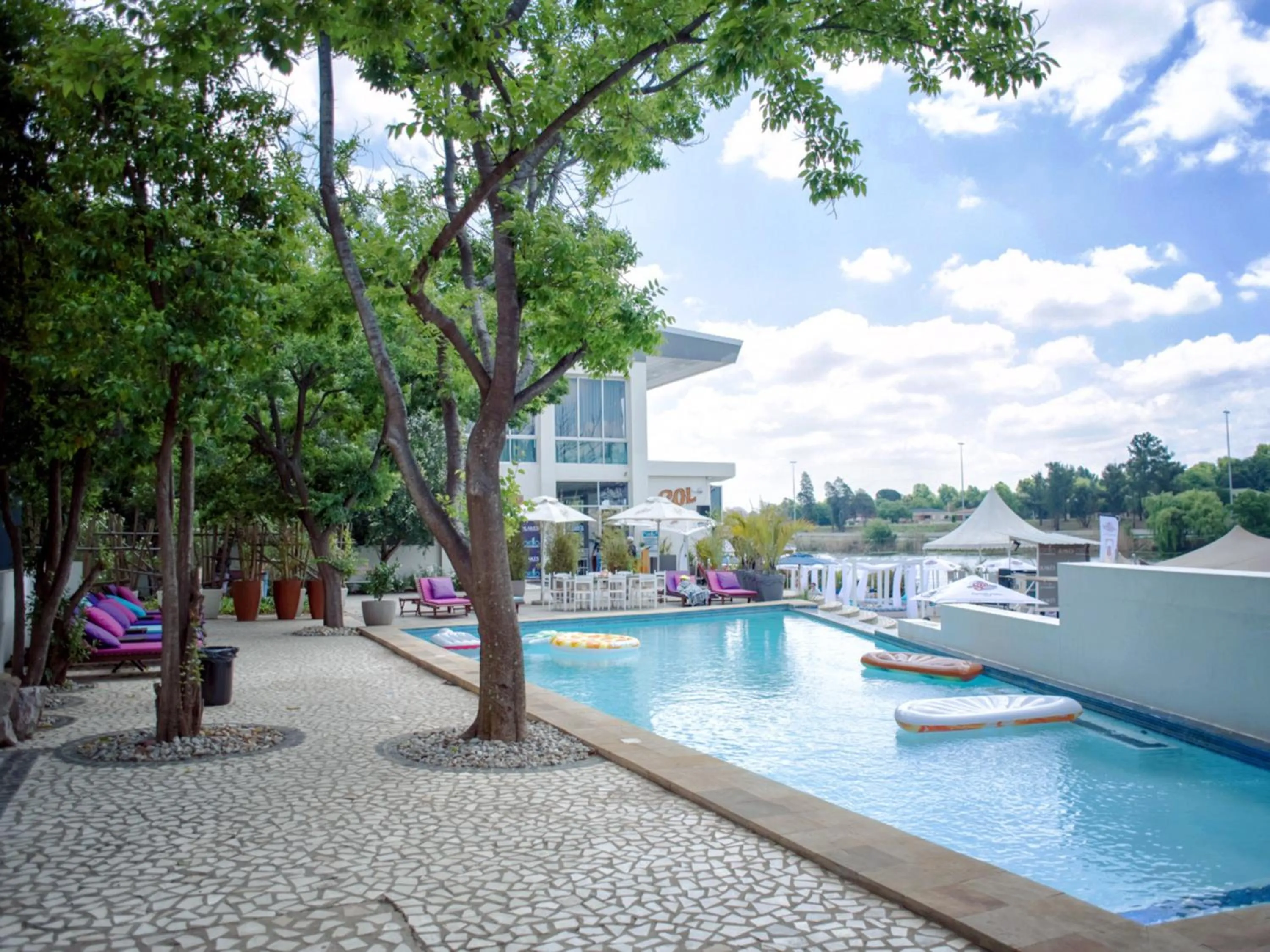Swimming pool in ANEW Hotel & Convention Centre OR Tambo Johannesburg