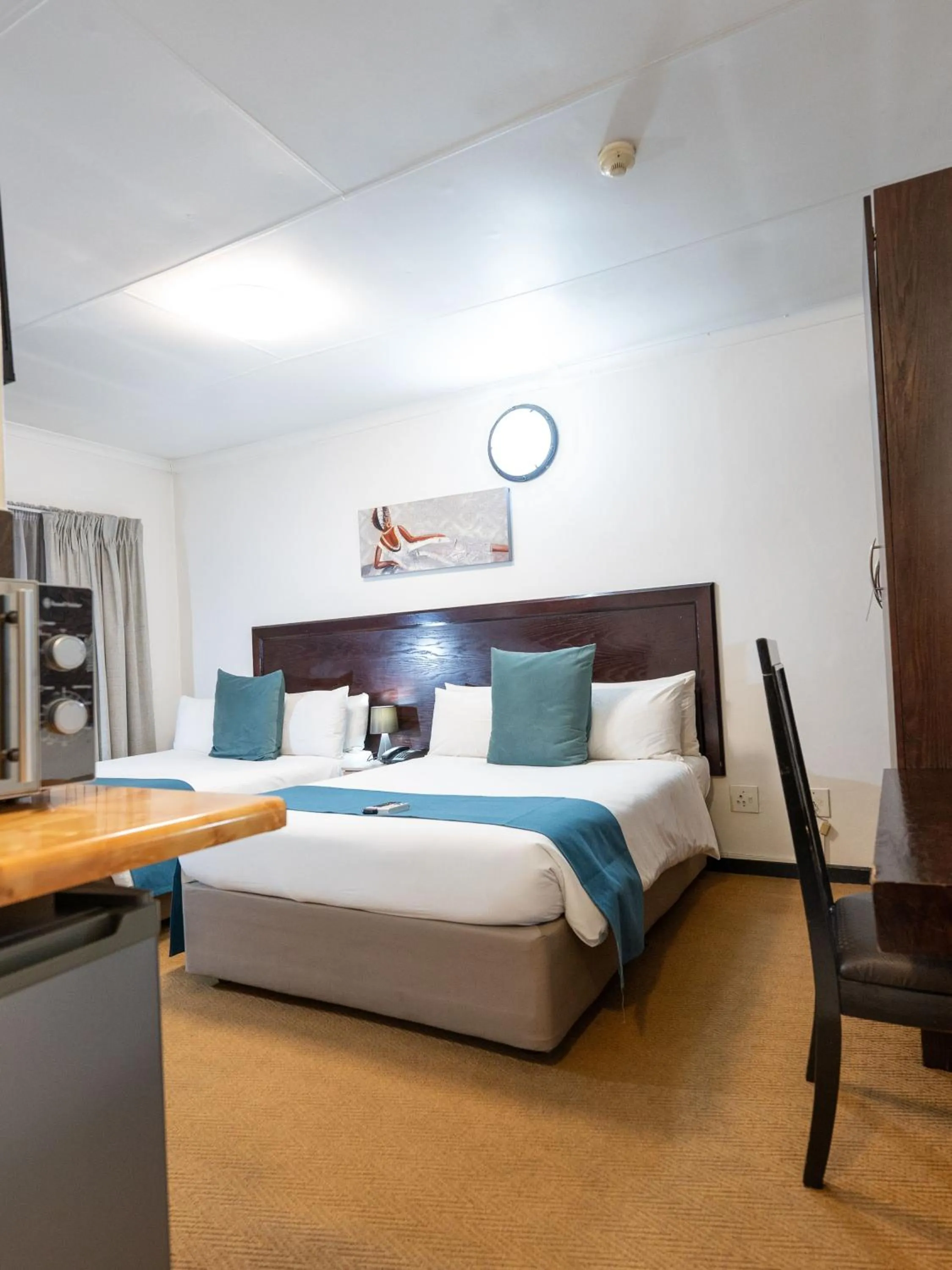 Bed in ANEW Hotel & Convention Centre OR Tambo Johannesburg