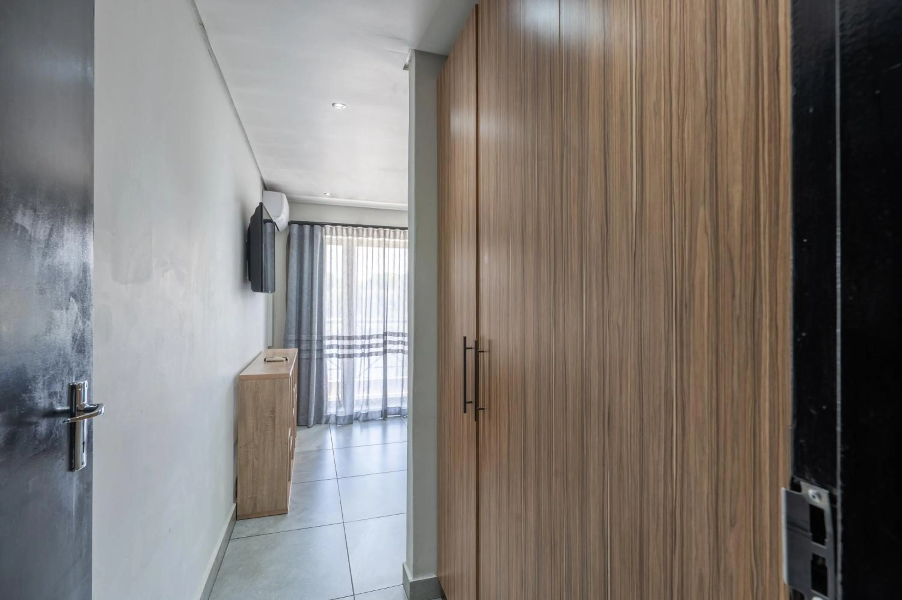 wardrobe in ANEW Hotel & Convention Centre OR Tambo Johannesburg
