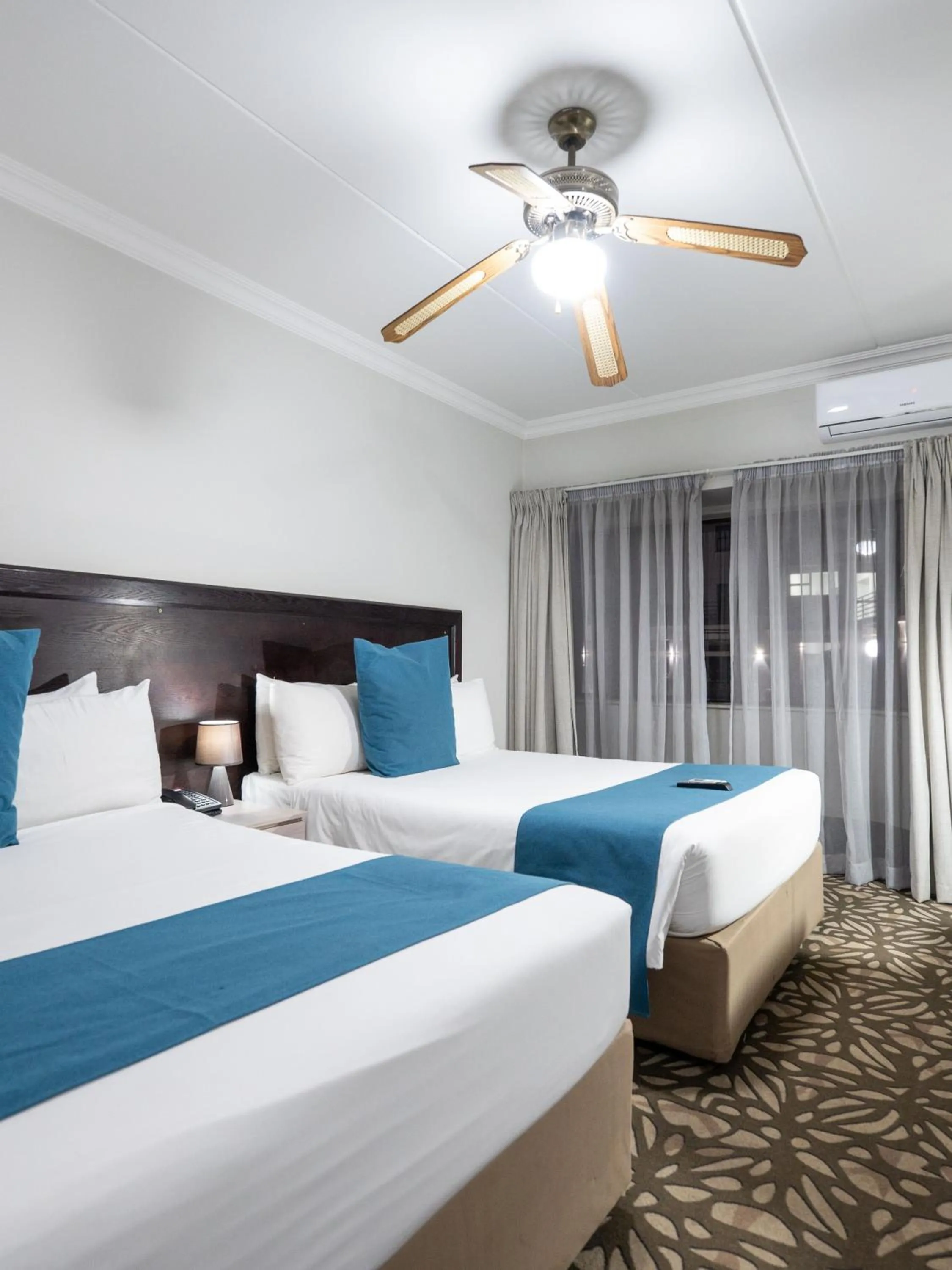 Bed in ANEW Hotel & Convention Centre OR Tambo Johannesburg