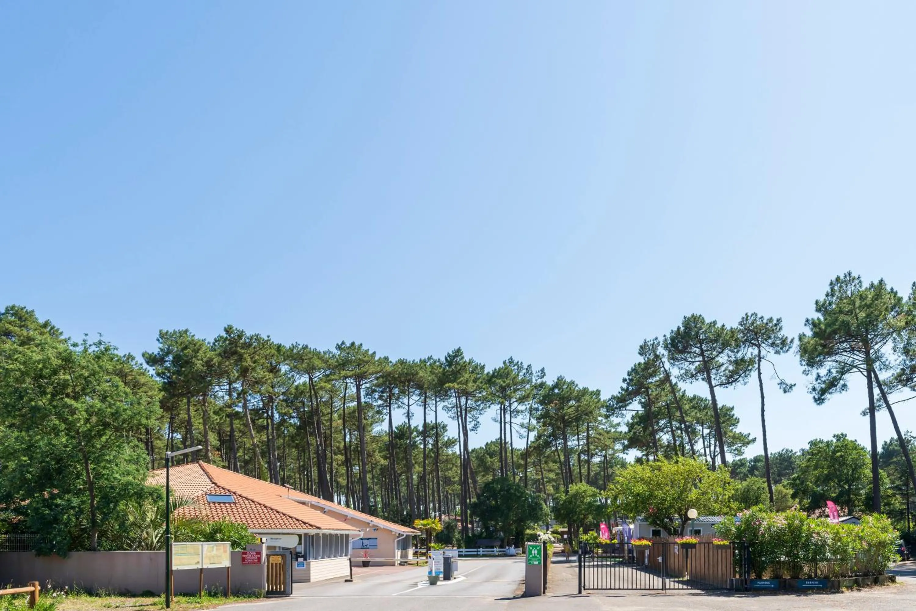 Property building in Camping Les Oyats