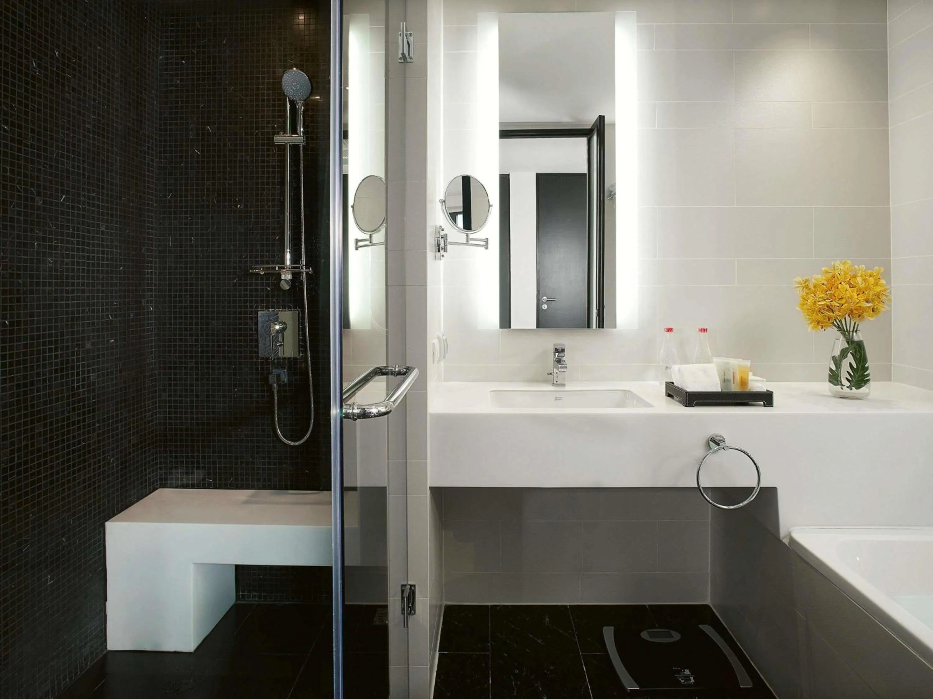 Bedroom in Mövenpick Hotel Sukhumvit 15 Bangkok