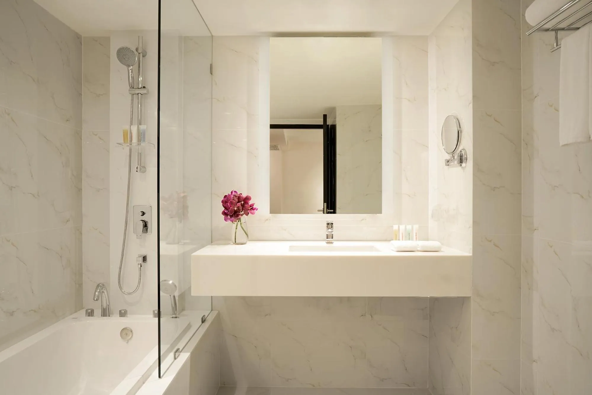 Bathroom in Mövenpick Hotel Sukhumvit 15 Bangkok