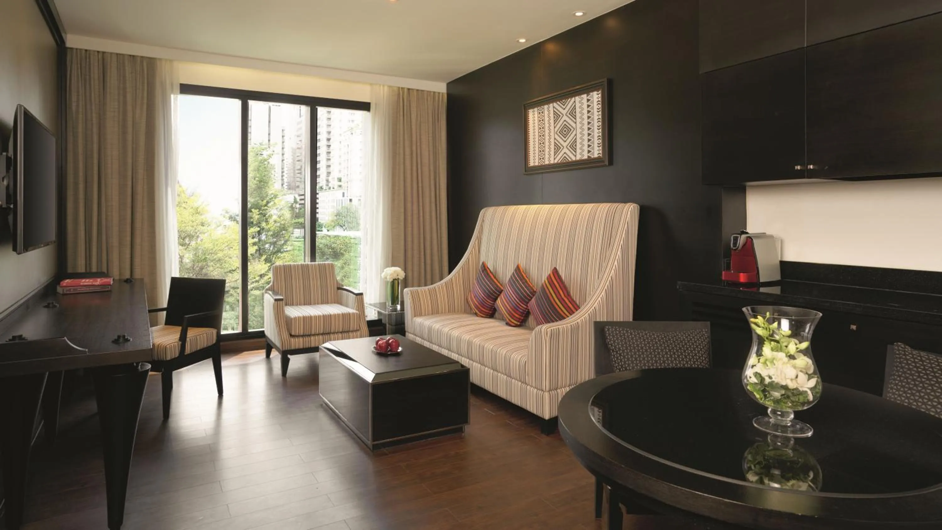 Living room in Mövenpick Hotel Sukhumvit 15 Bangkok