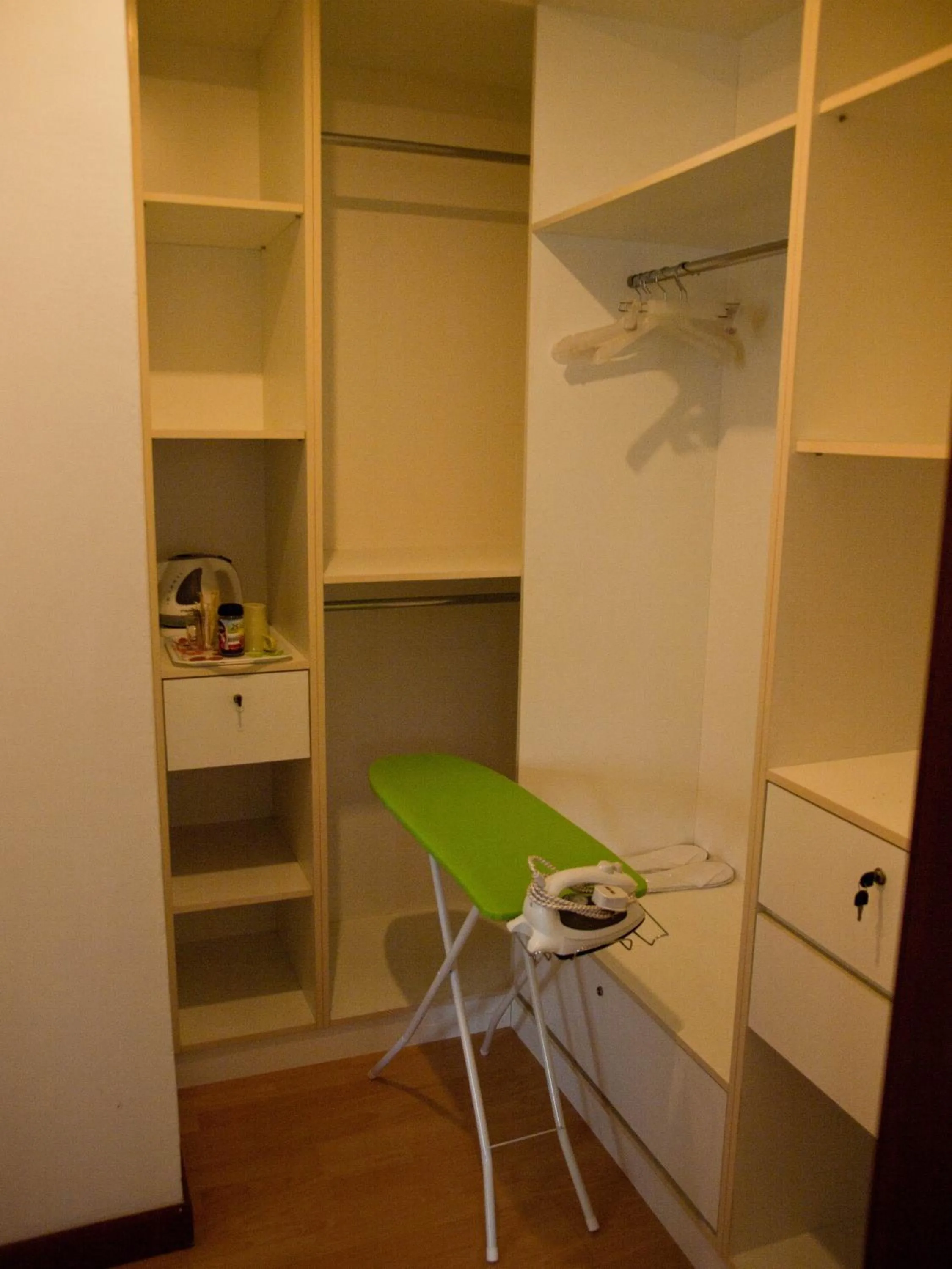 Coffee/tea facilities in 5 Twenty @ Ampang Hilir