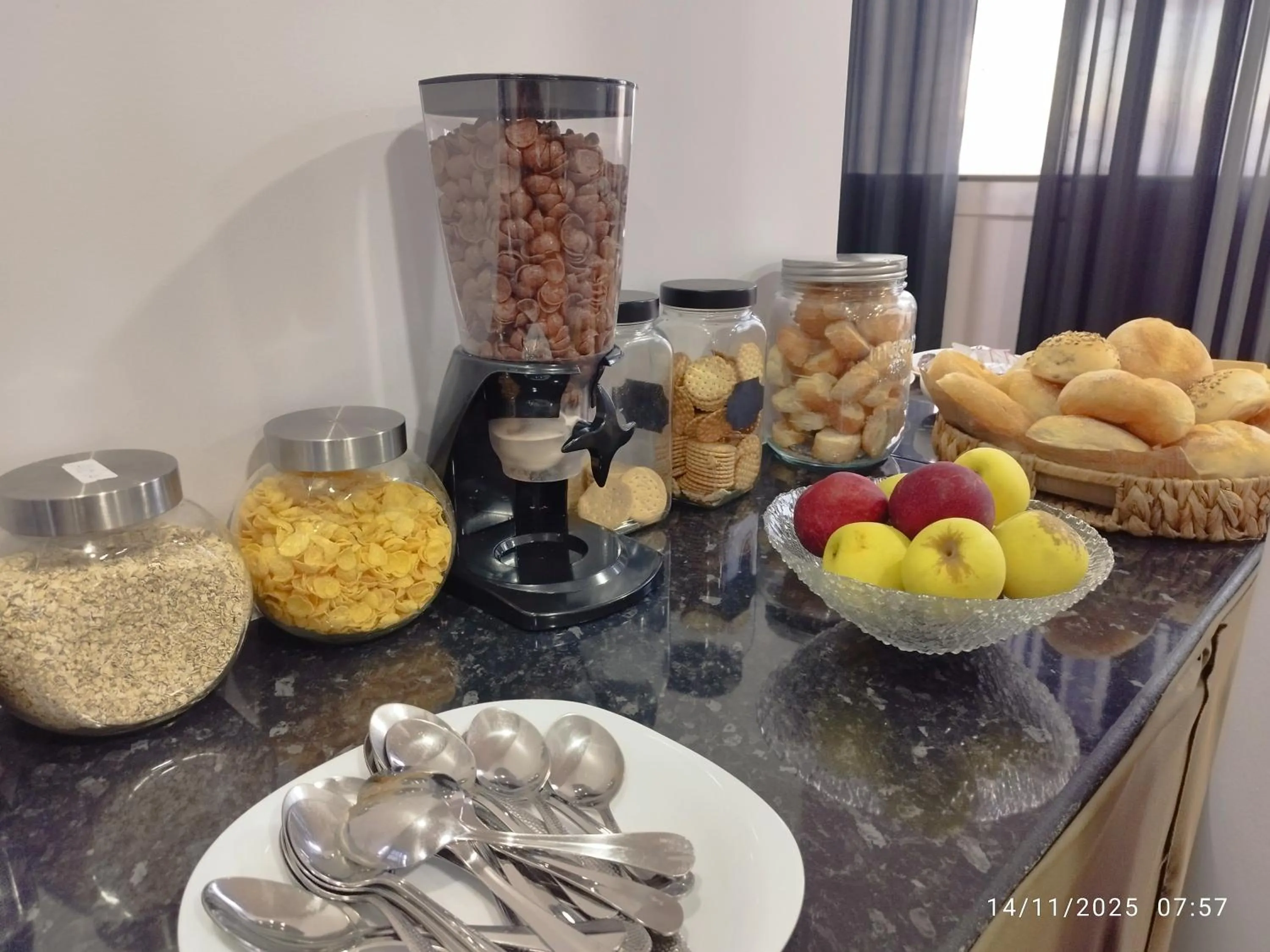 Breakfast in Alojamento Central II