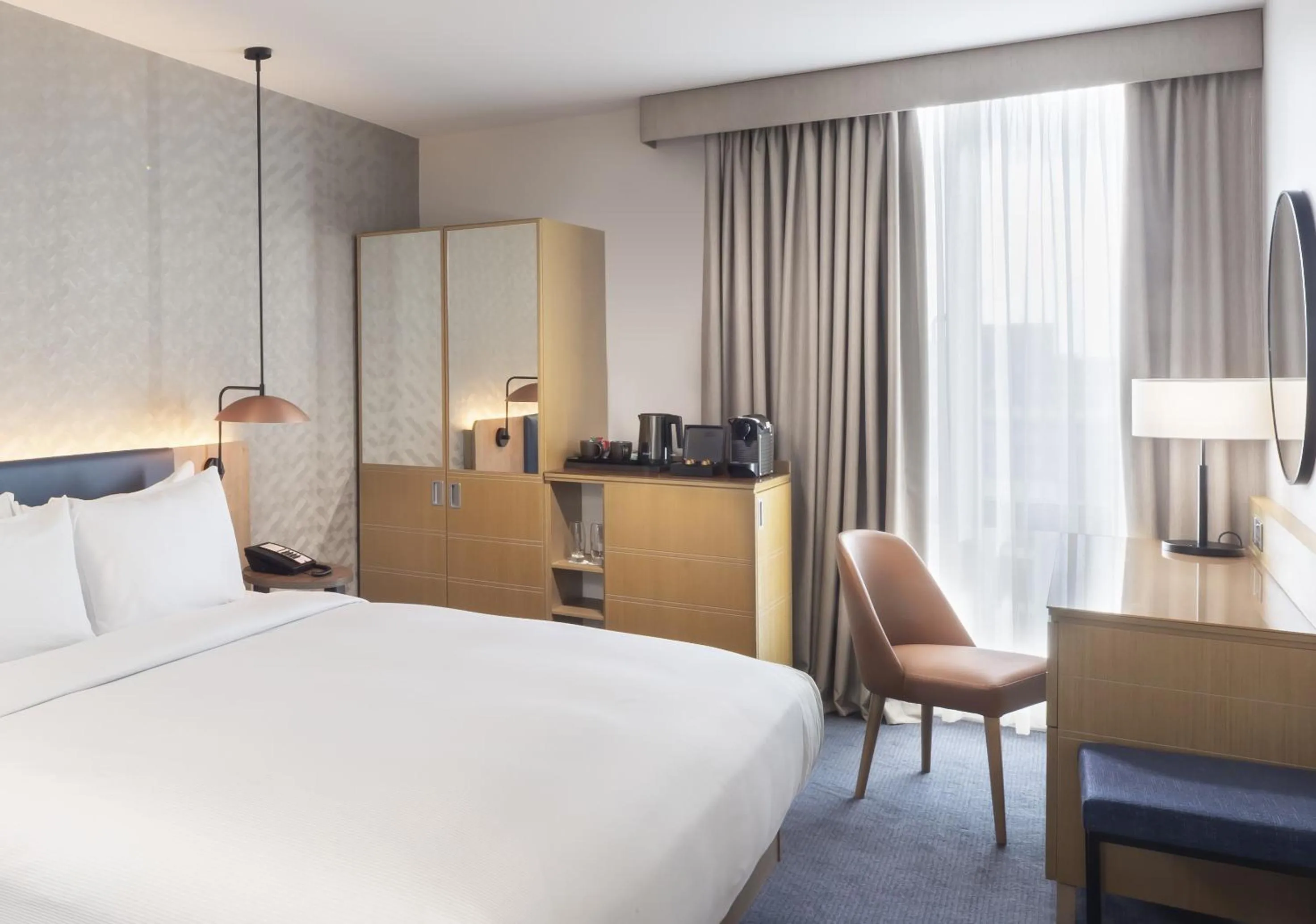 Bedroom, Bed in Hilton Garden Inn Bristol City Centre