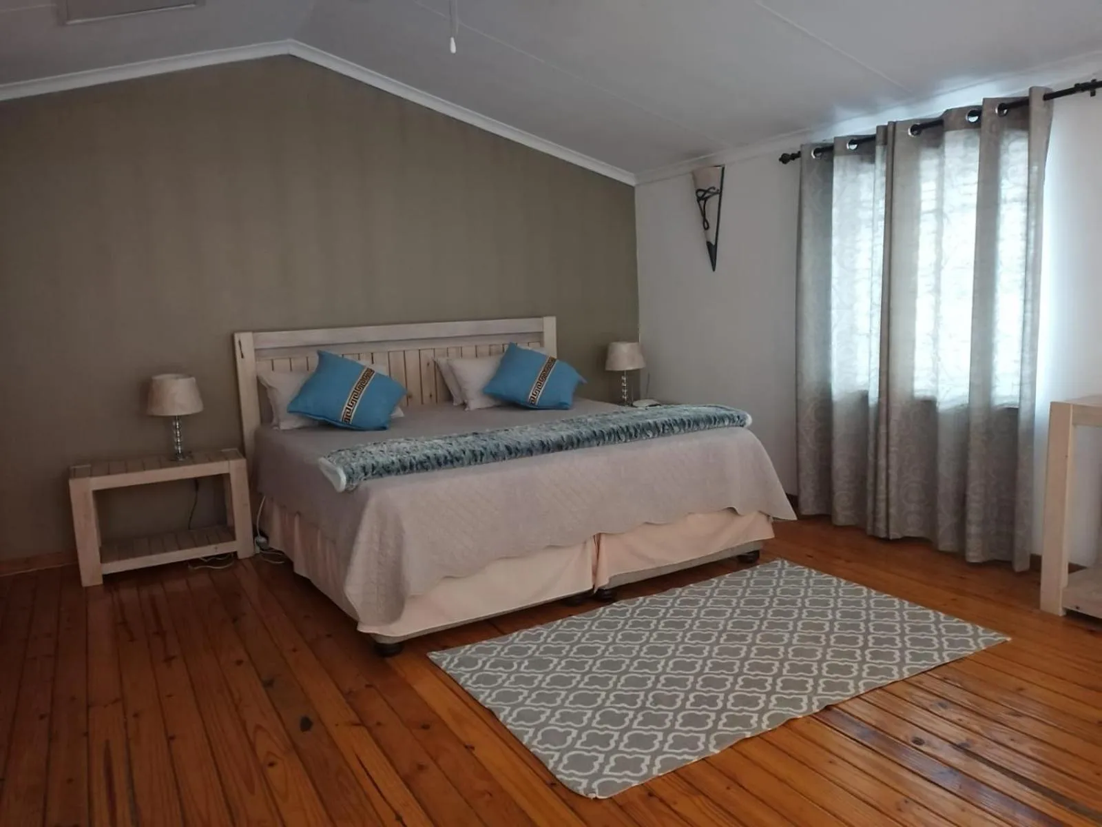 Bed in Six Valk Avenue Guest House