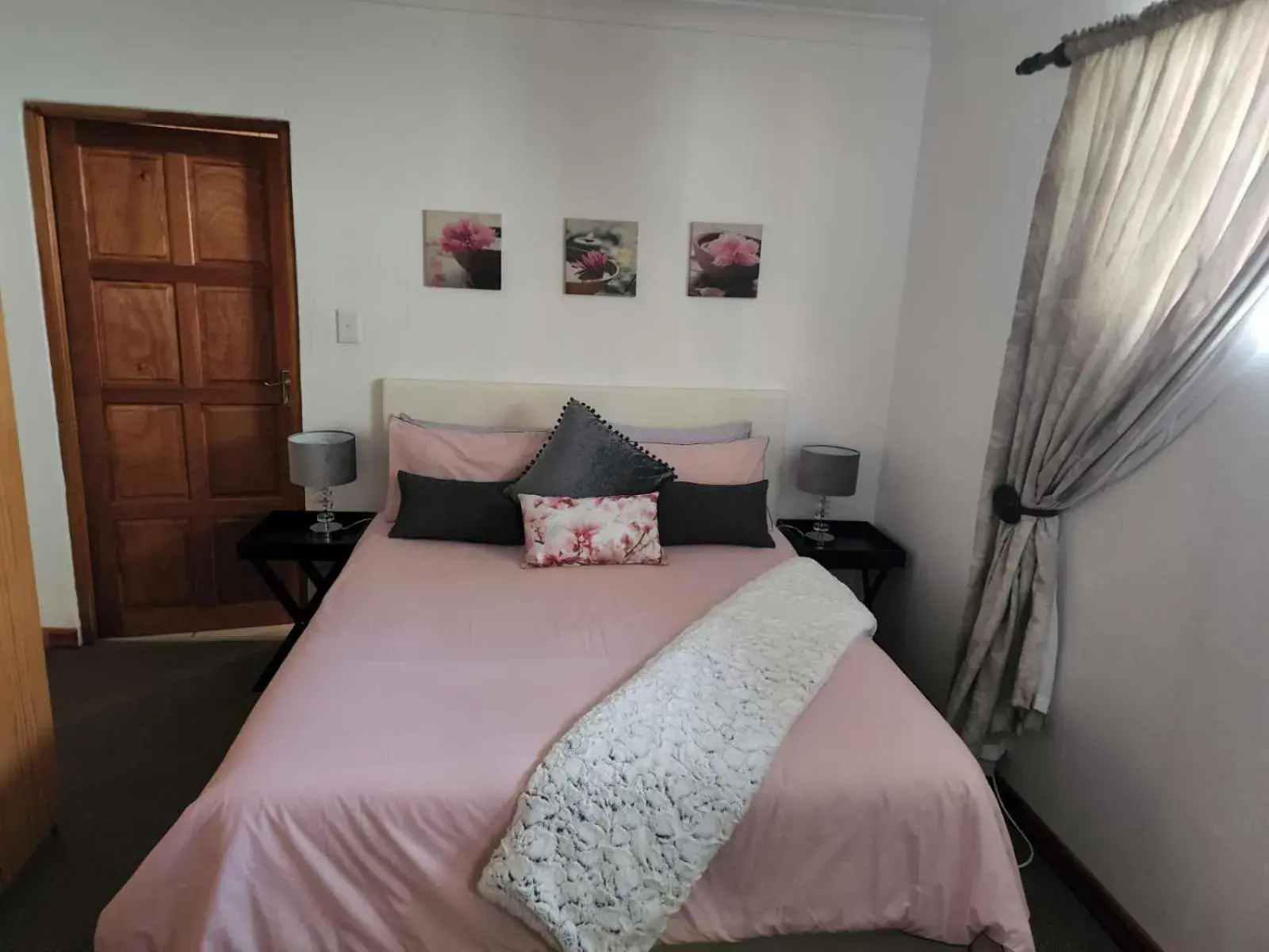 Apartment in Six Valk Avenue Guest House Apartment in Six Valk Avenue Guest House