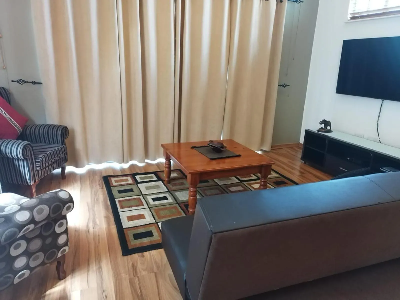 Six Valk Avenue Guest House