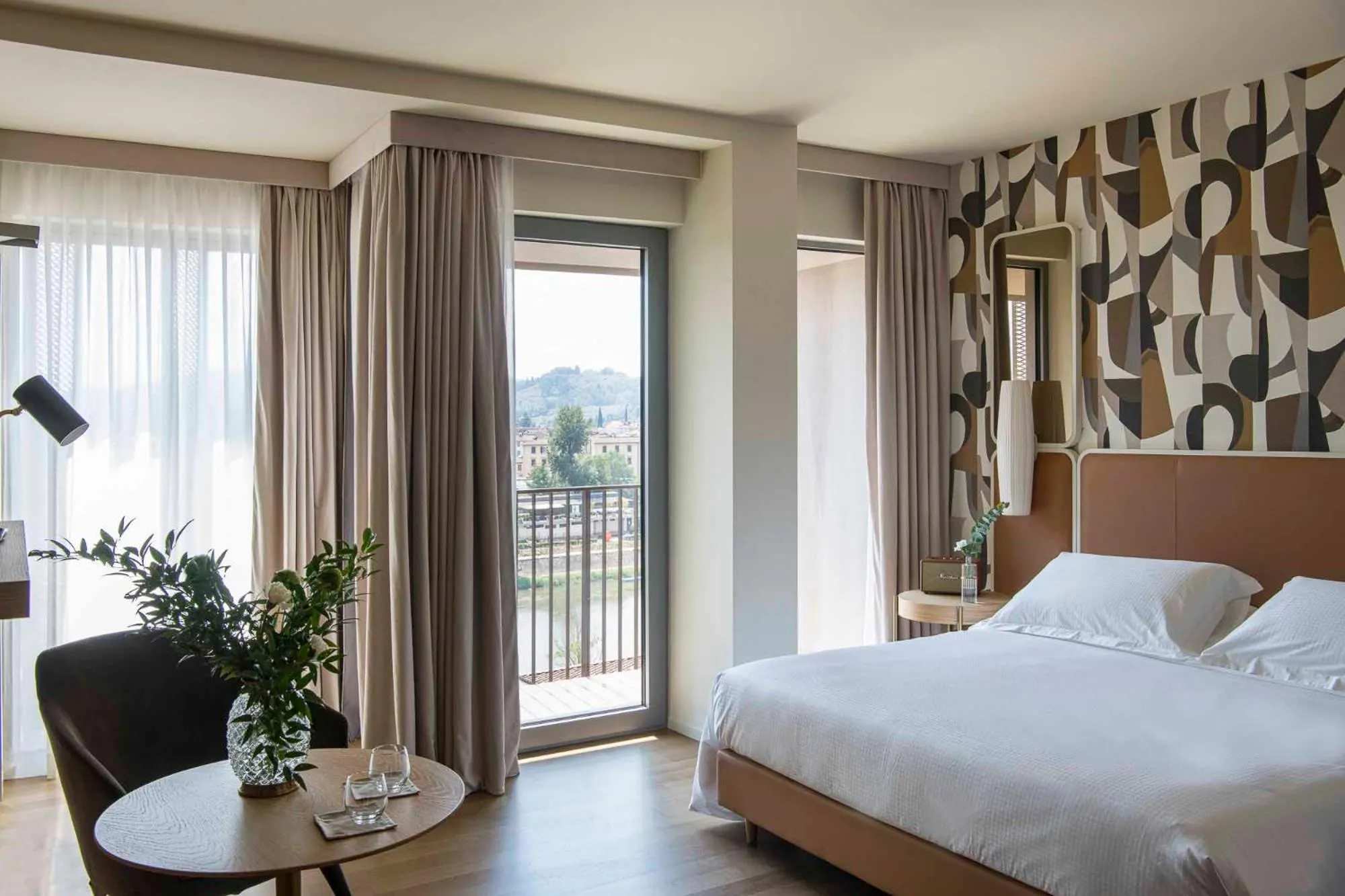 Bedroom, Bed in Columbus Urban Resort