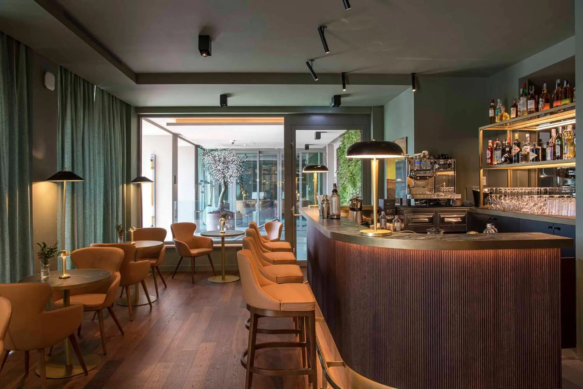 Lounge or bar in Columbus Urban Resort