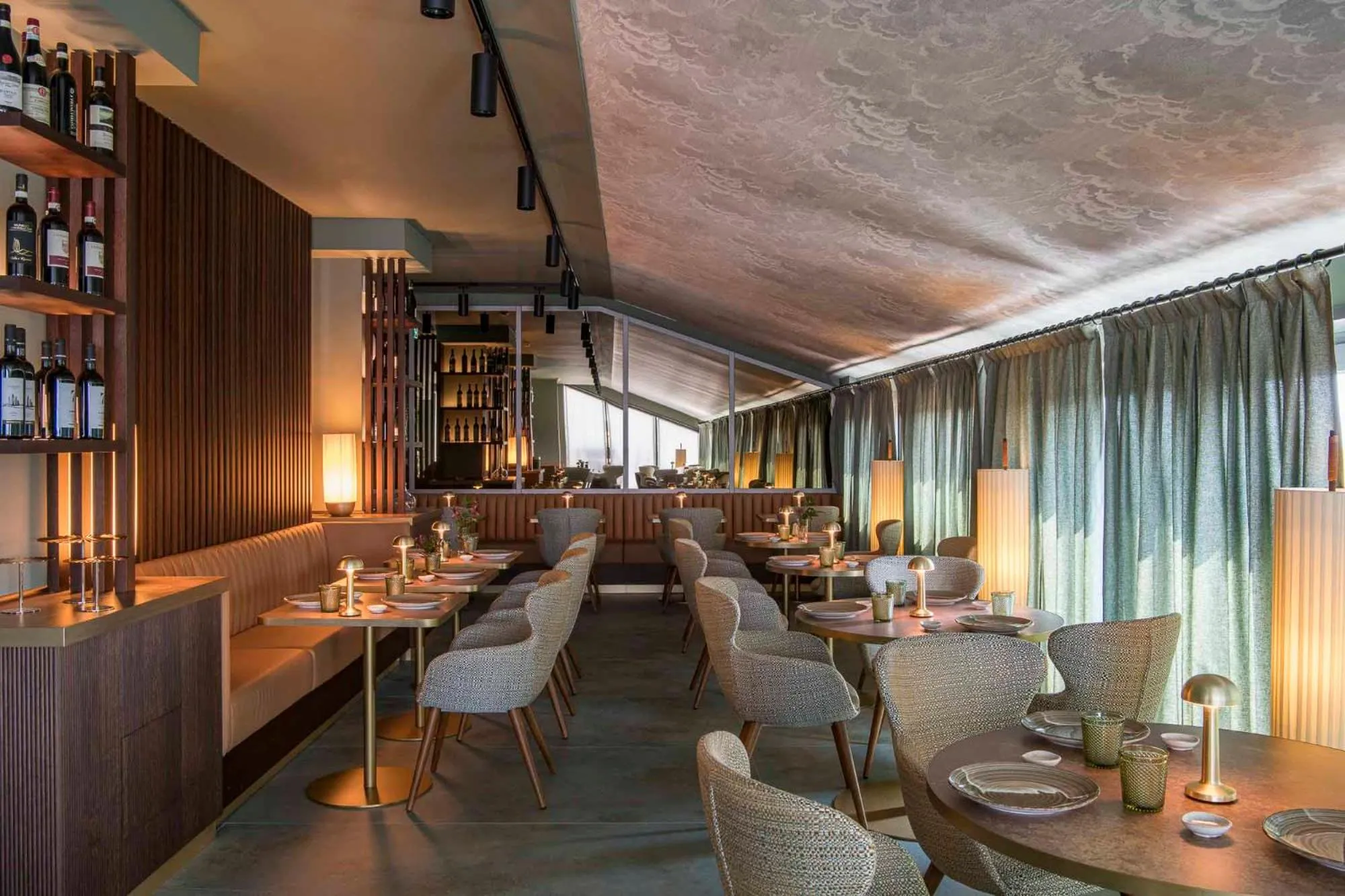 Lounge or bar in Columbus Urban Resort