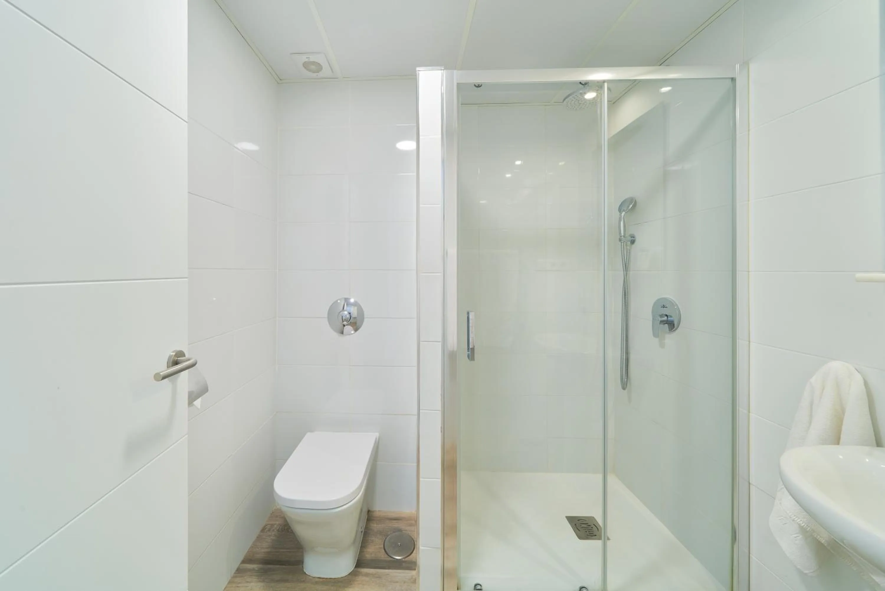 Shower in Hostal Sol y Miel